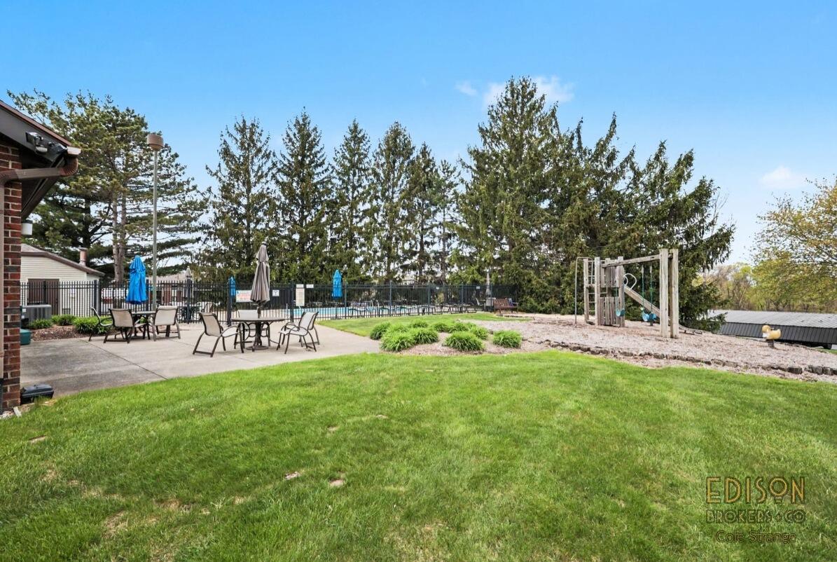 3378 Devonwood Hills NE Grand Rapids MI 49525