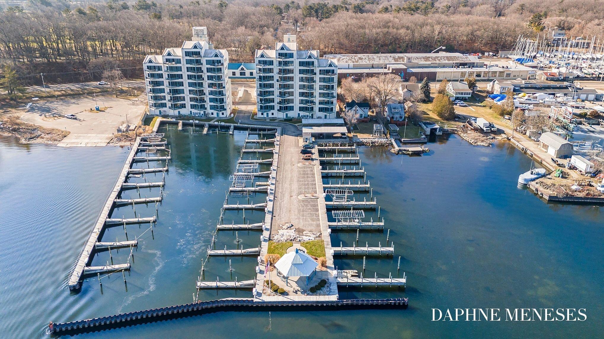 2964 Lakeshore Drive Muskegon MI 49441