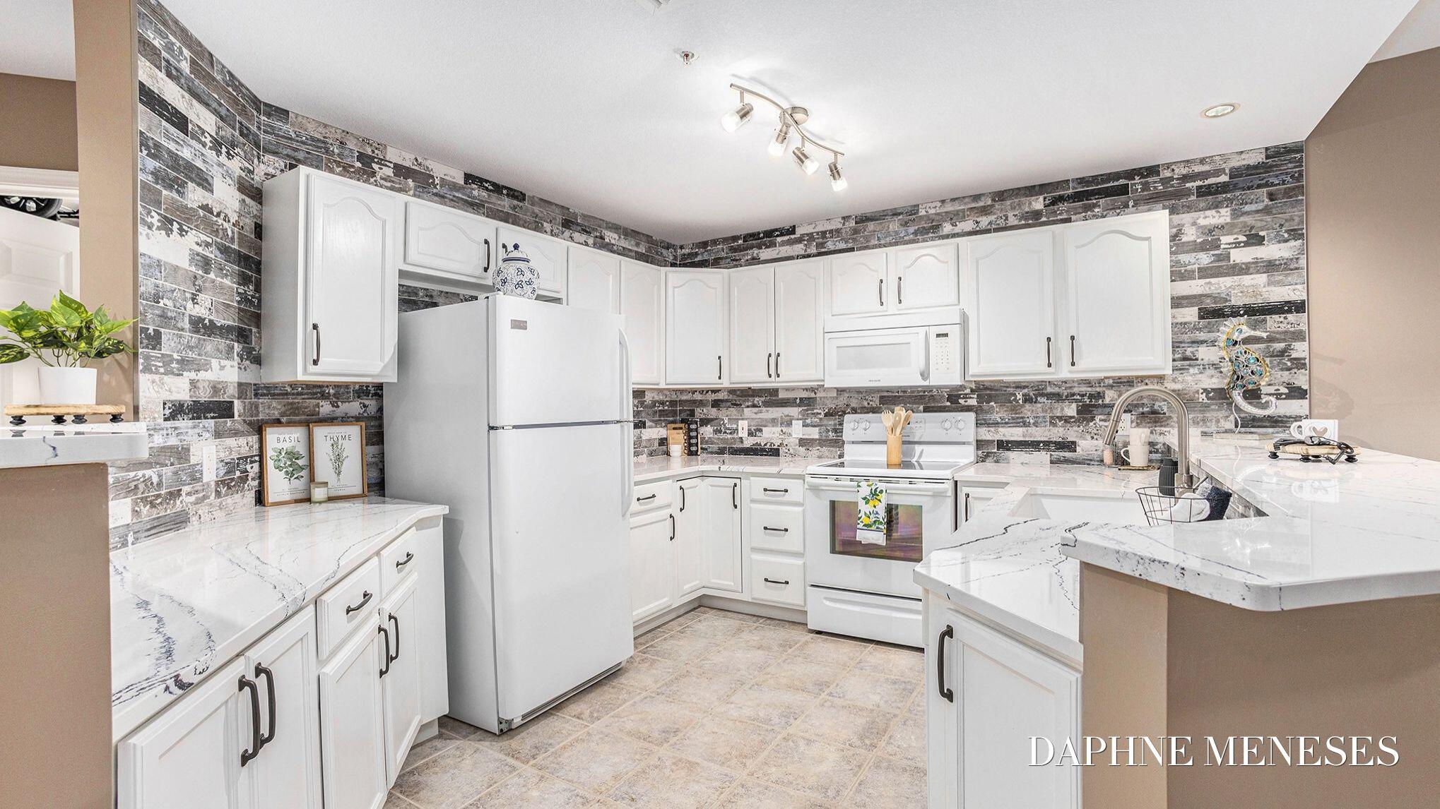 2964 Lakeshore Drive Muskegon MI 49441
