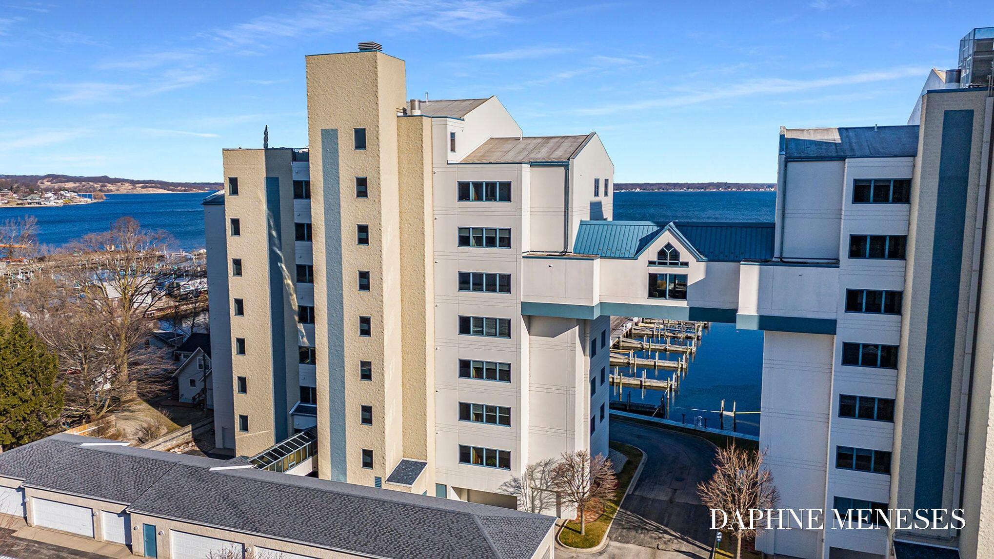 2964 Lakeshore Drive Muskegon MI 49441