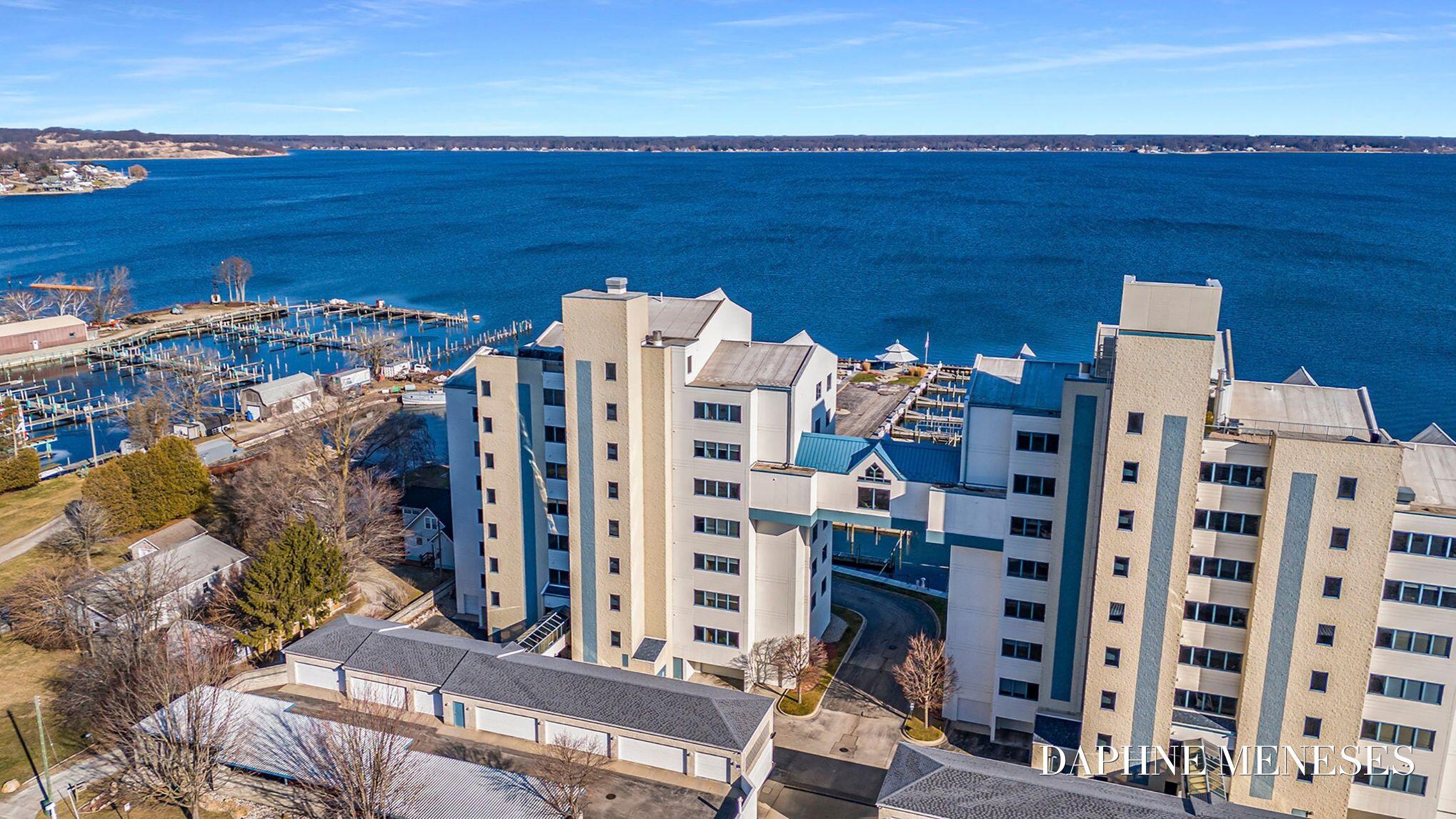 2964 Lakeshore Drive Muskegon MI 49441