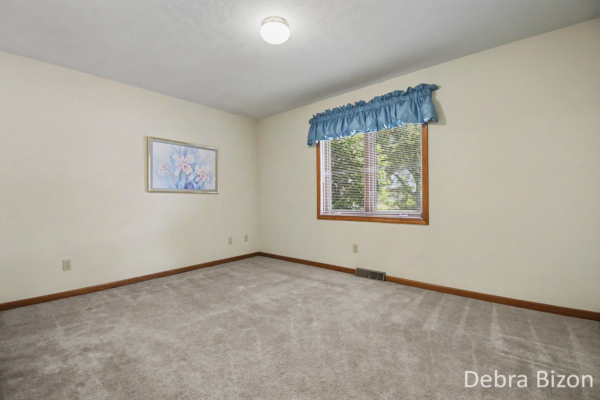 1011 Country Gardens NW Grand Rapids MI 49534