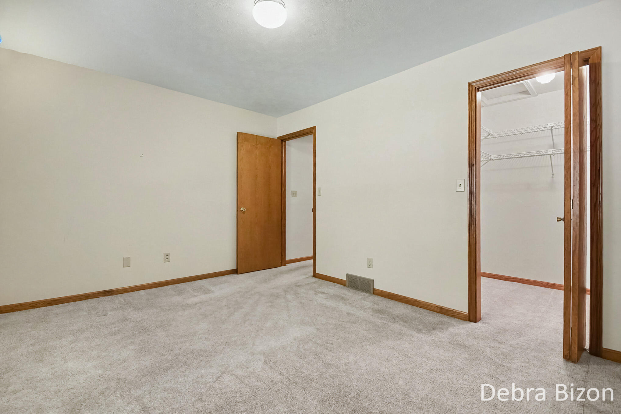 1011 Country Gardens NW Grand Rapids MI 49534