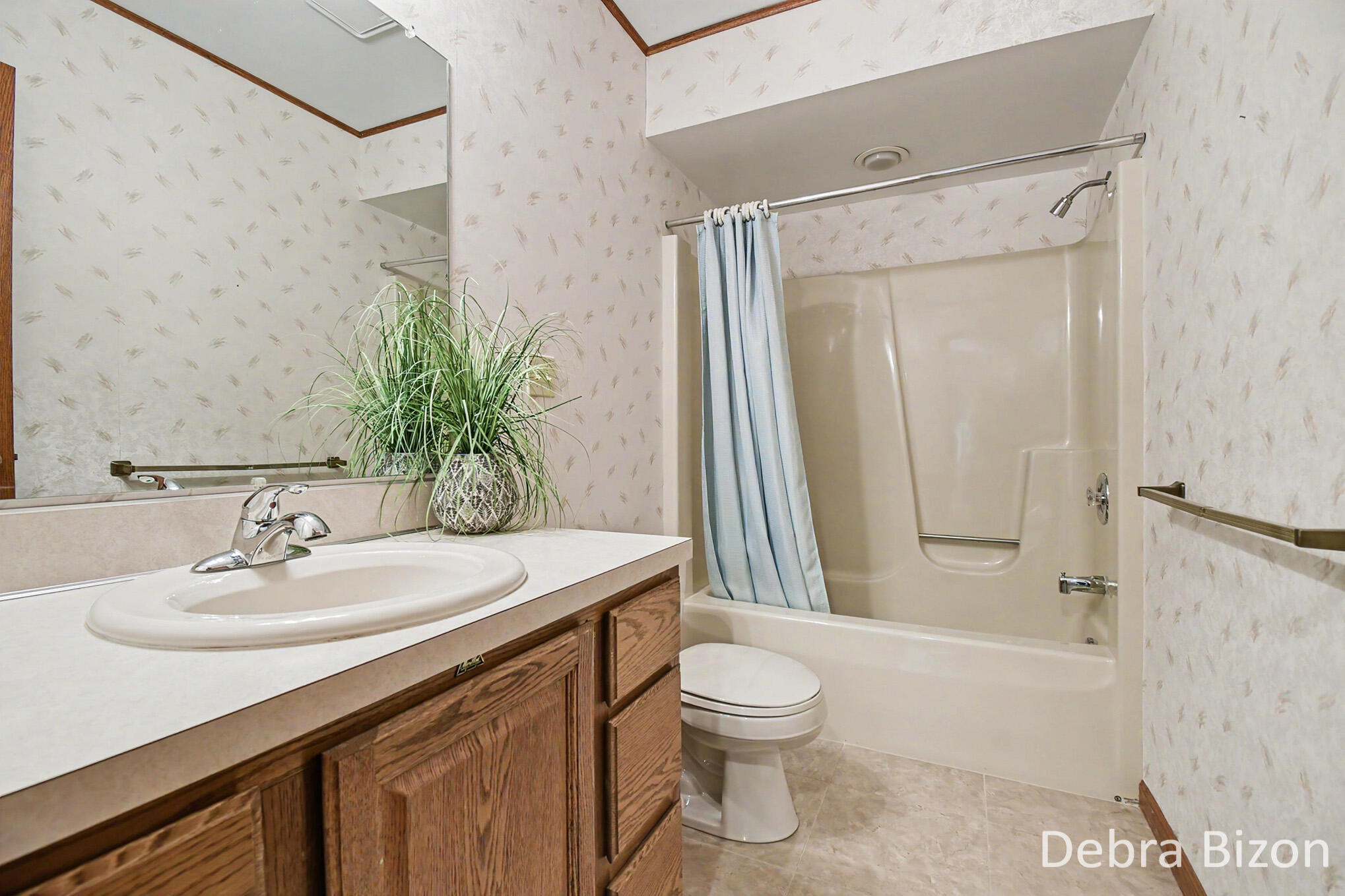 1011 Country Gardens NW Grand Rapids MI 49534