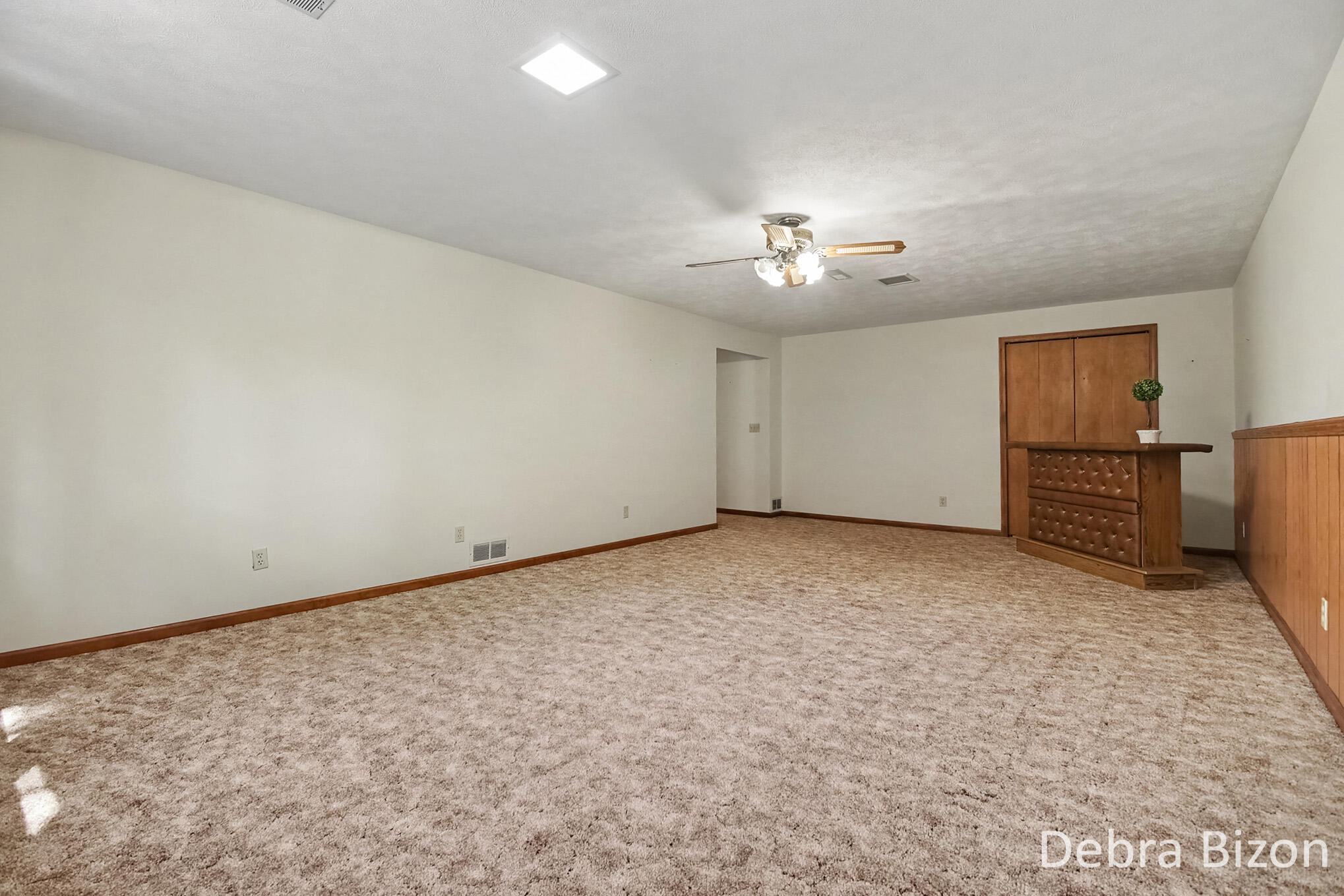 1011 Country Gardens NW Grand Rapids MI 49534