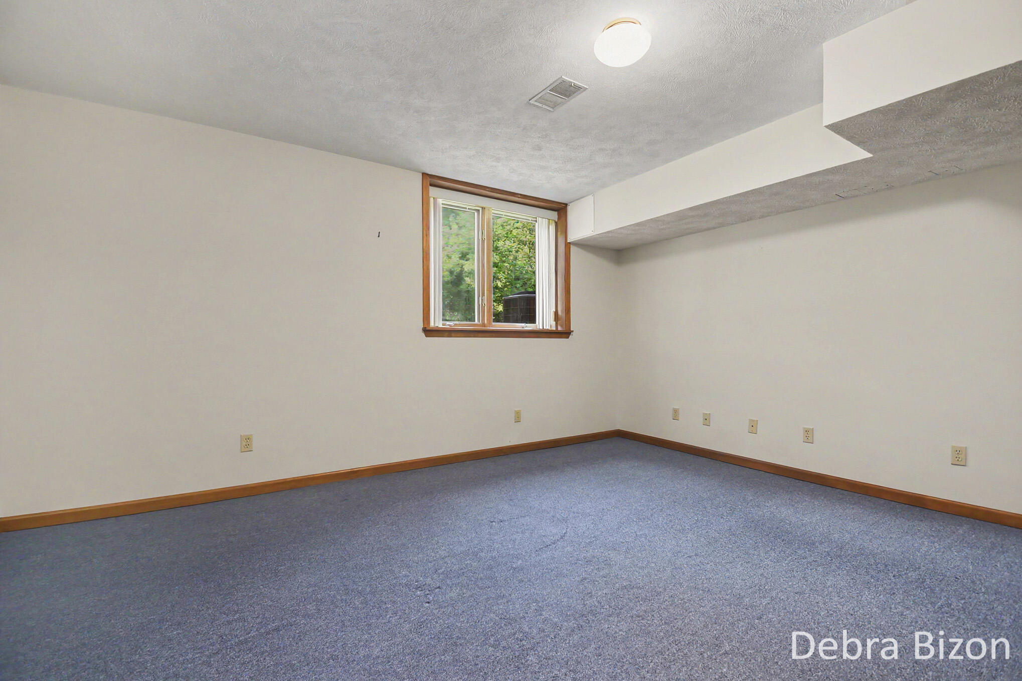 1011 Country Gardens NW Grand Rapids MI 49534