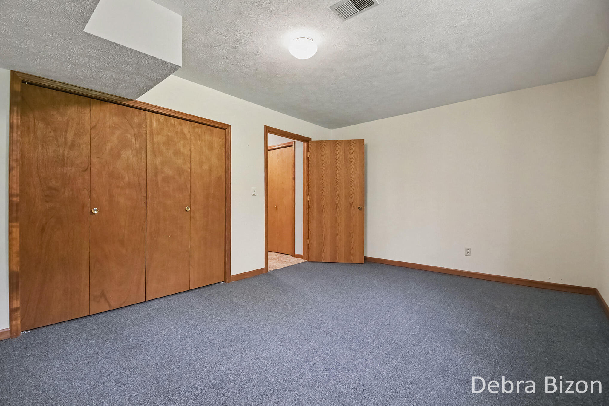 1011 Country Gardens NW Grand Rapids MI 49534