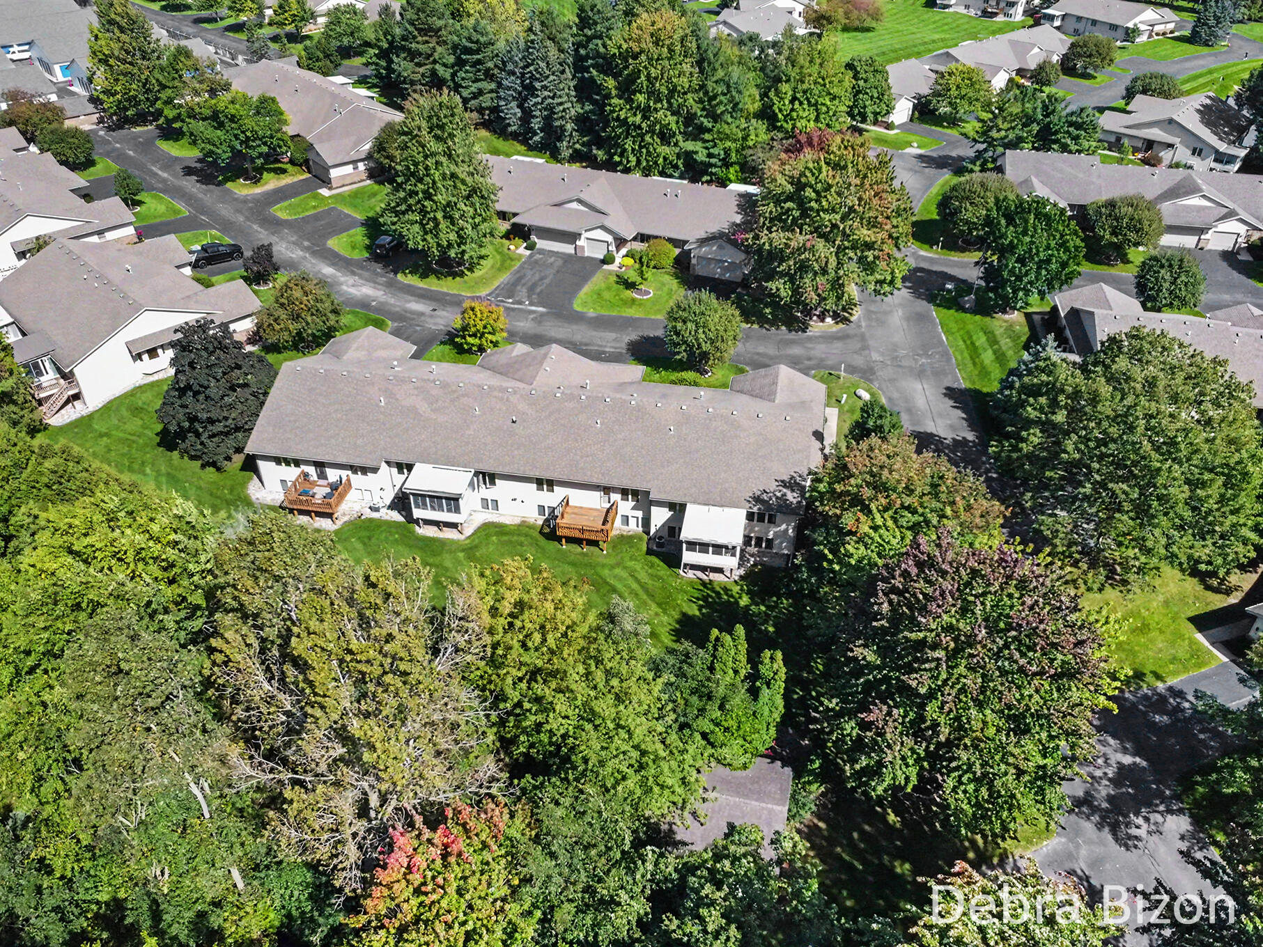 1011 Country Gardens NW Grand Rapids MI 49534