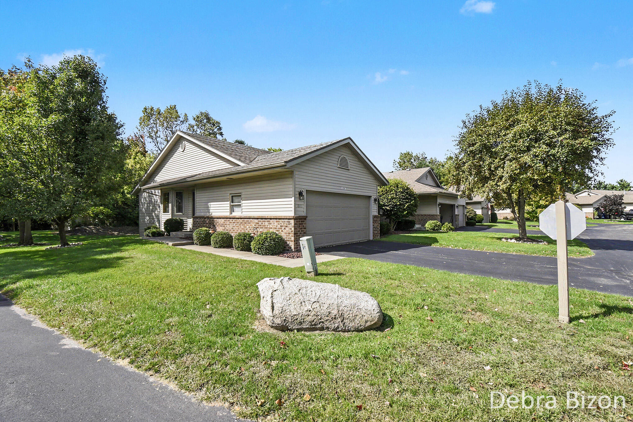 1011 Country Gardens NW Grand Rapids MI 49534