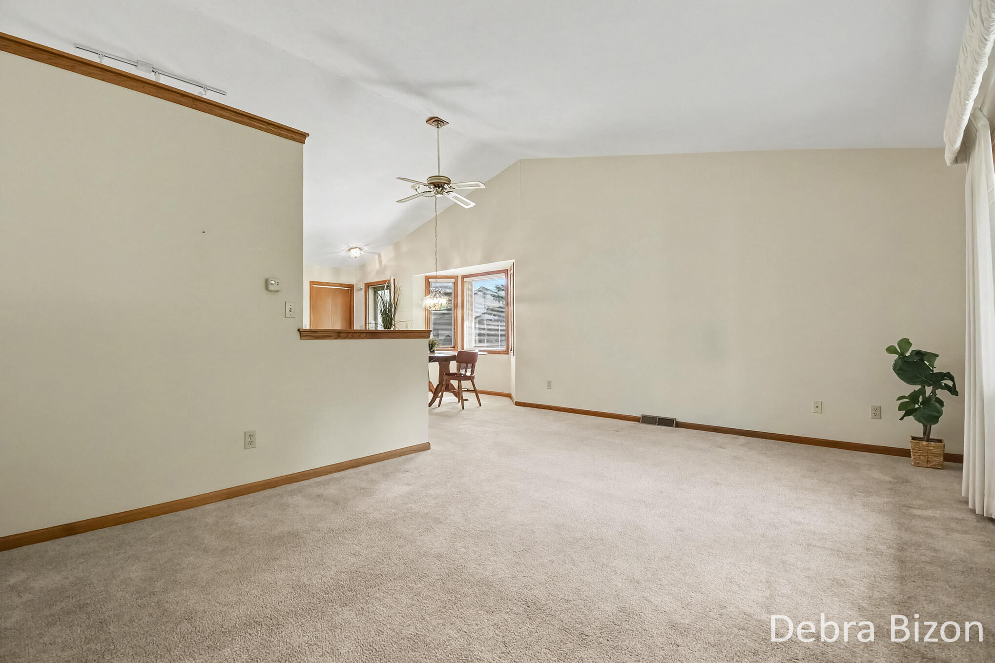 1011 Country Gardens NW Grand Rapids MI 49534