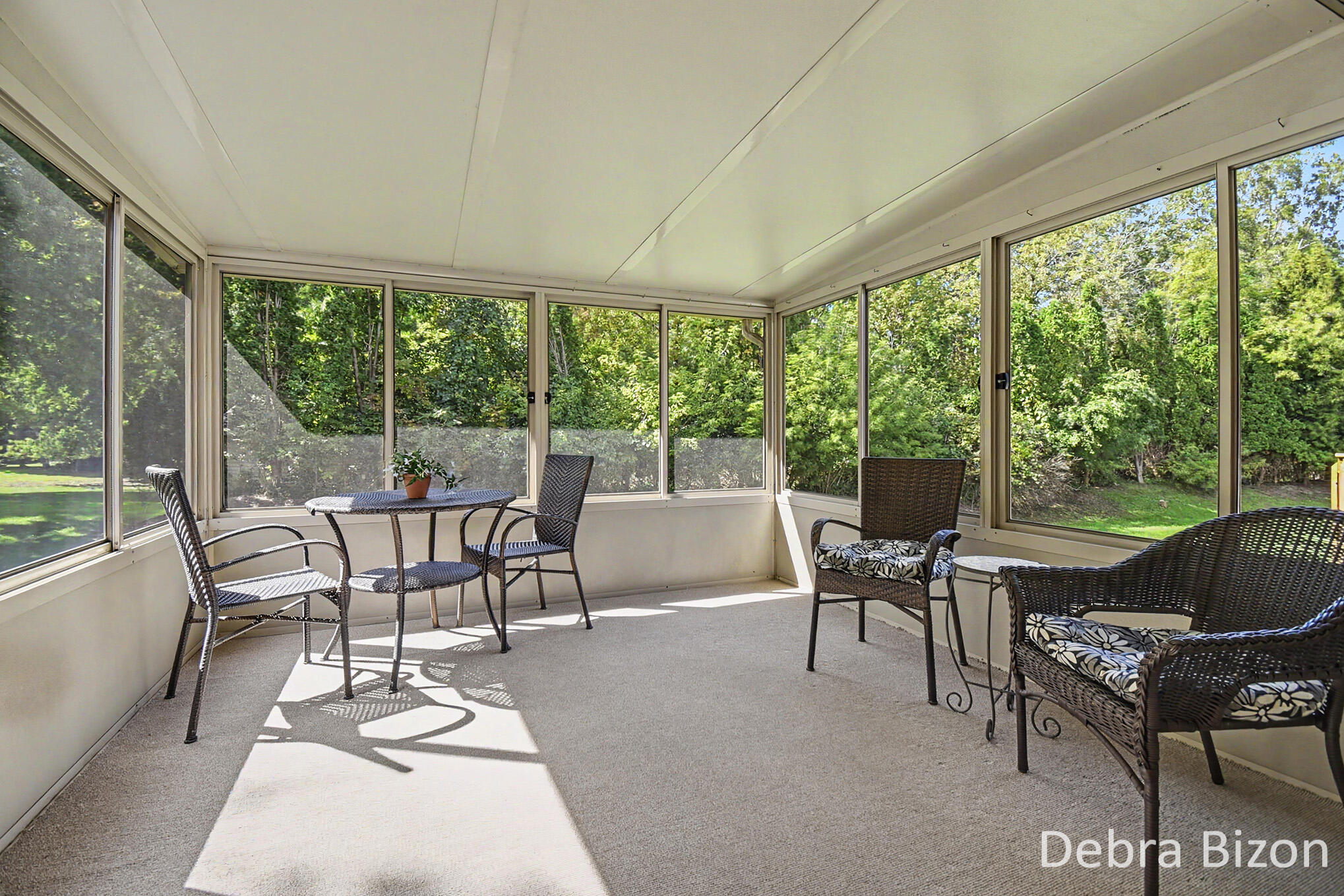 1011 Country Gardens NW Grand Rapids MI 49534