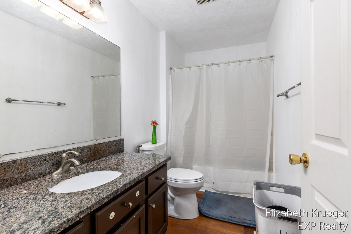 3292 Park Ridge Lane NE Grand Rapids MI 49525