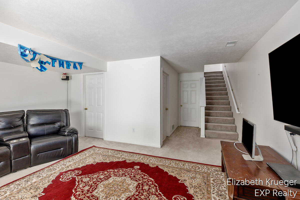 3292 Park Ridge Lane NE Grand Rapids MI 49525