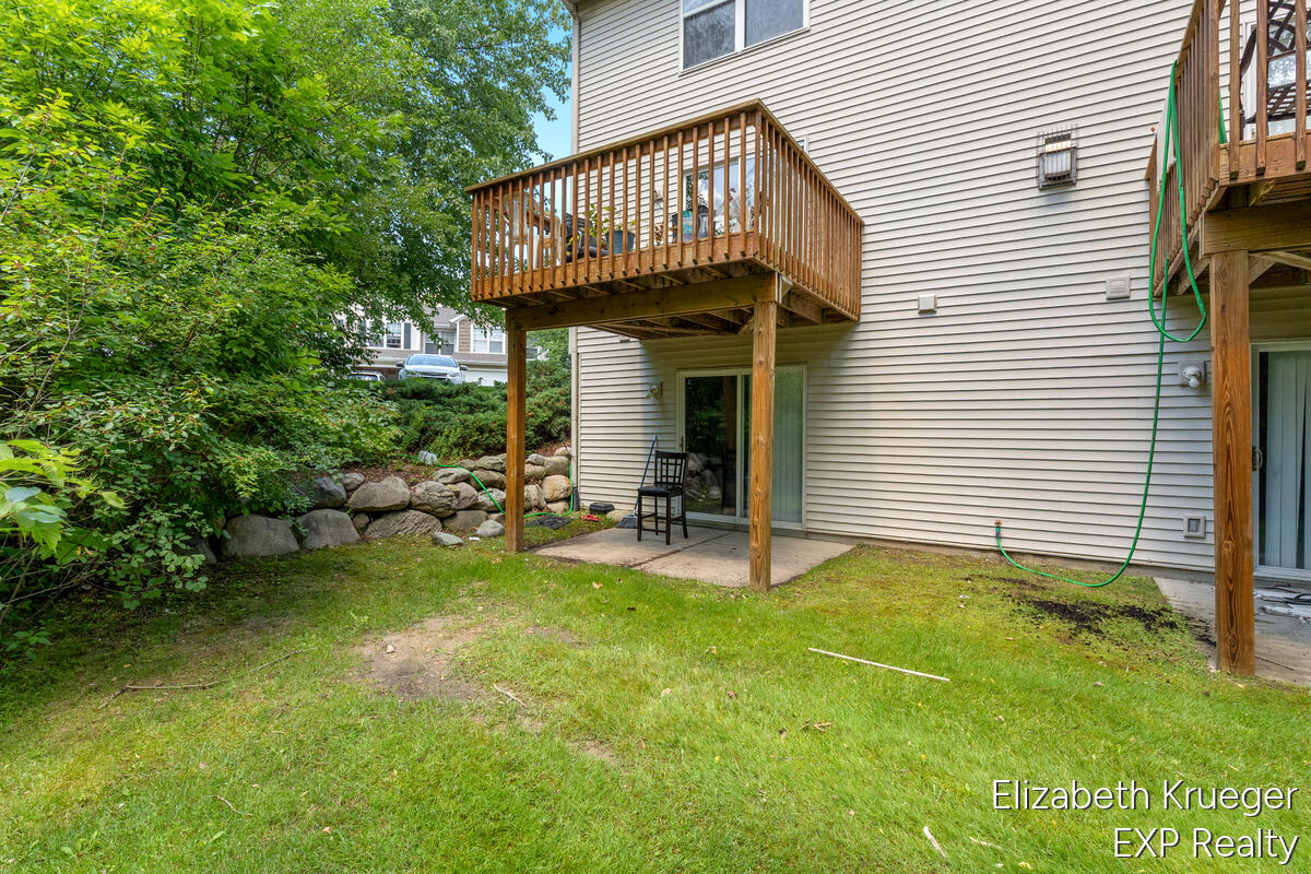 3292 Park Ridge Lane NE Grand Rapids MI 49525