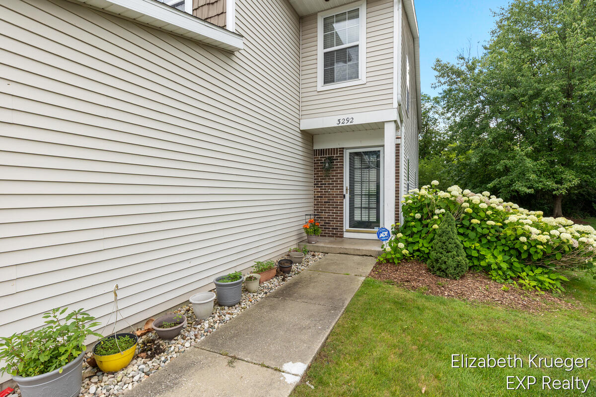 3292 Park Ridge Lane NE Grand Rapids MI 49525