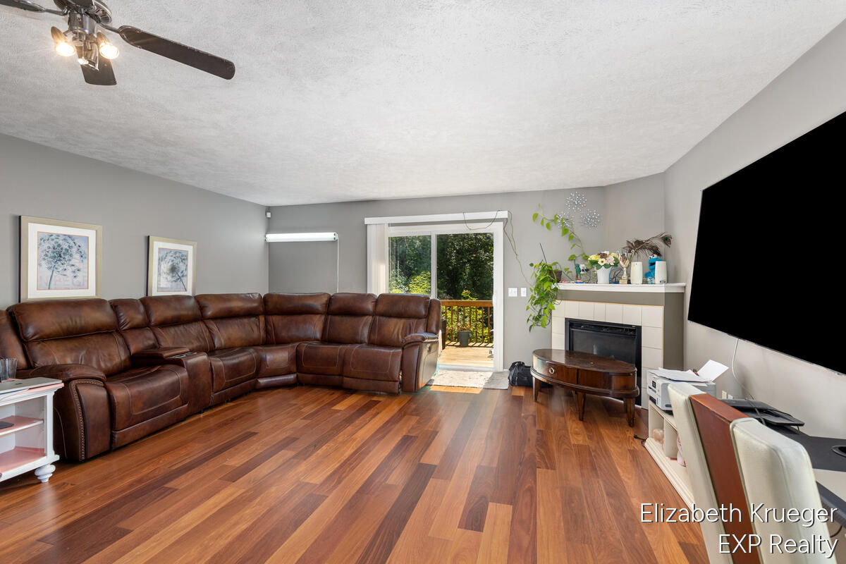 3292 Park Ridge Lane NE Grand Rapids MI 49525
