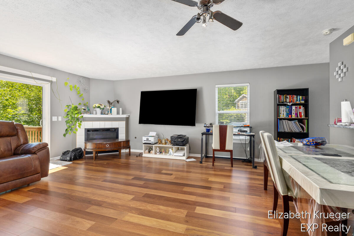 3292 Park Ridge Lane NE Grand Rapids MI 49525