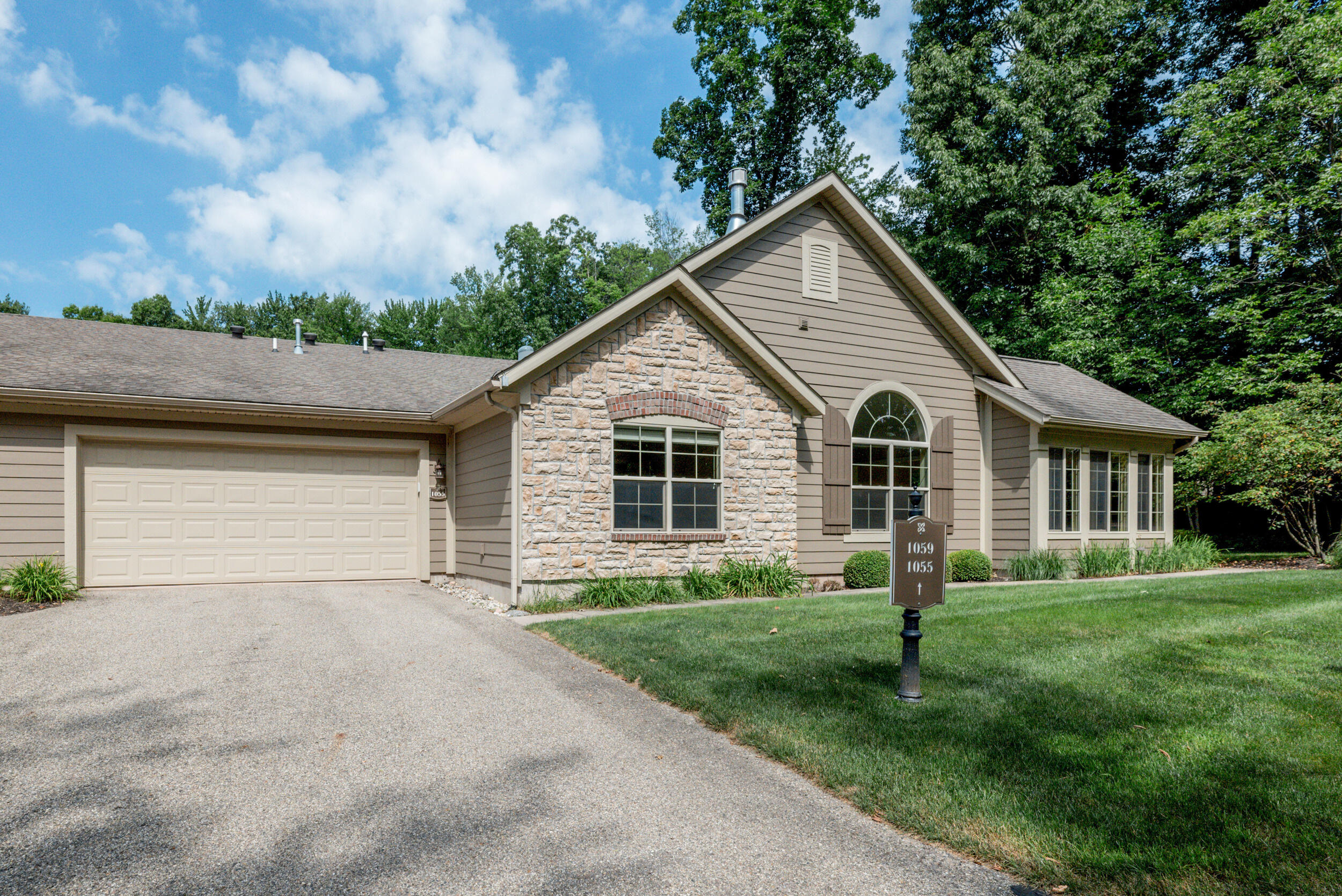 1055 Bridge Crest Drive SE Ada MI 49301