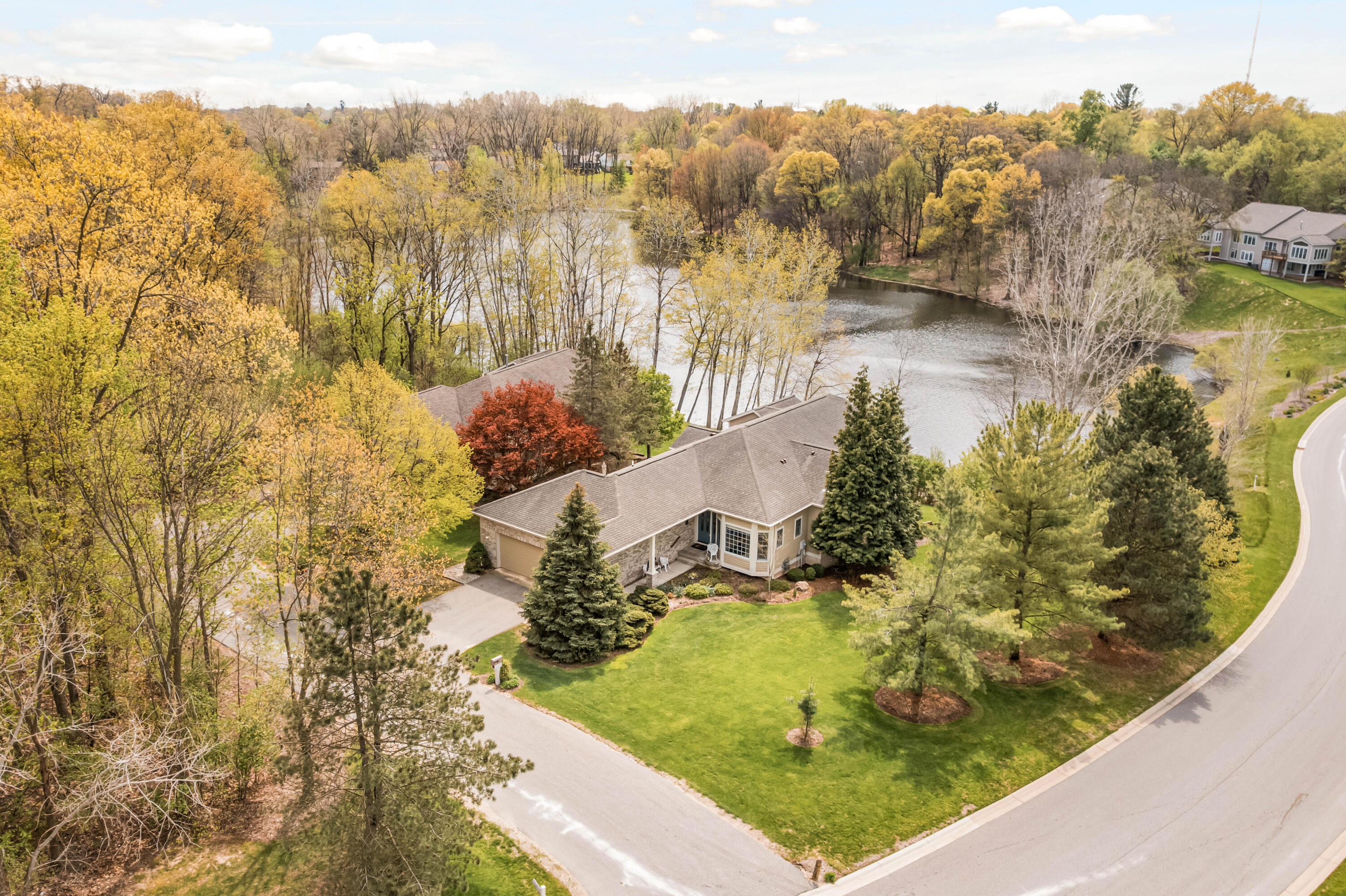 2166 Lamberton Creek Lane NE Grand Rapids MI 49505