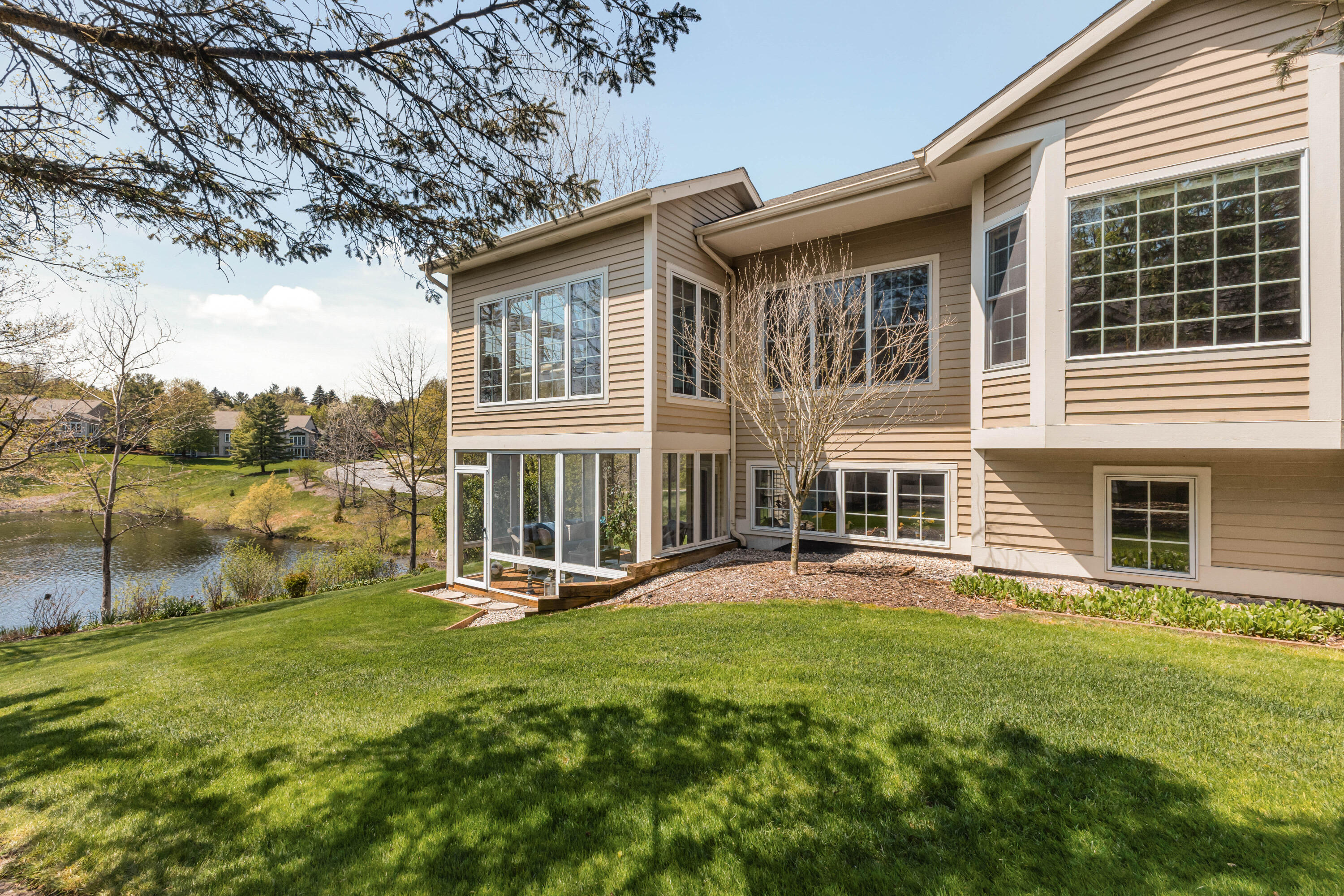 2166 Lamberton Creek Lane NE Grand Rapids MI 49505