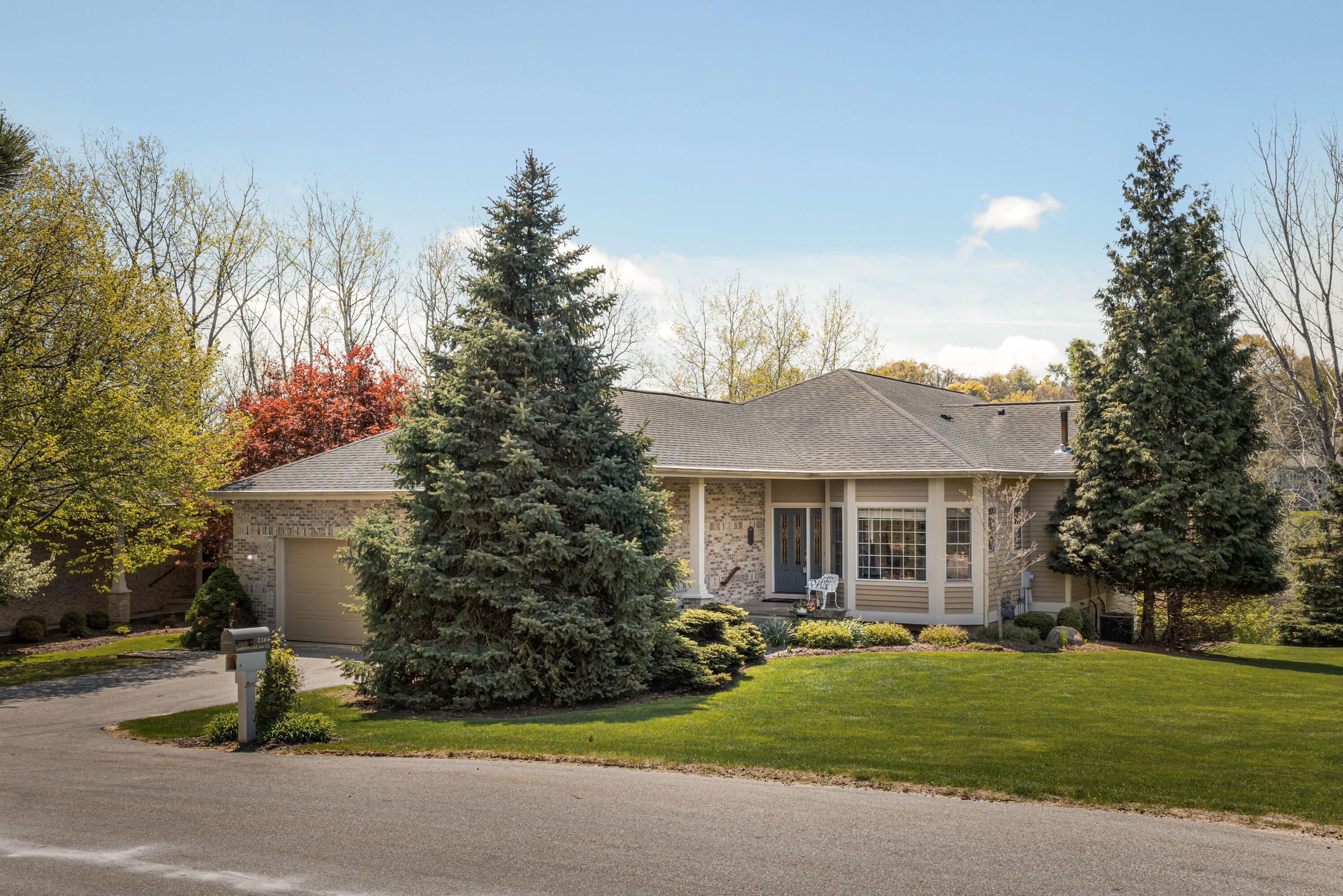 2166 Lamberton Creek Lane NE Grand Rapids MI 49505