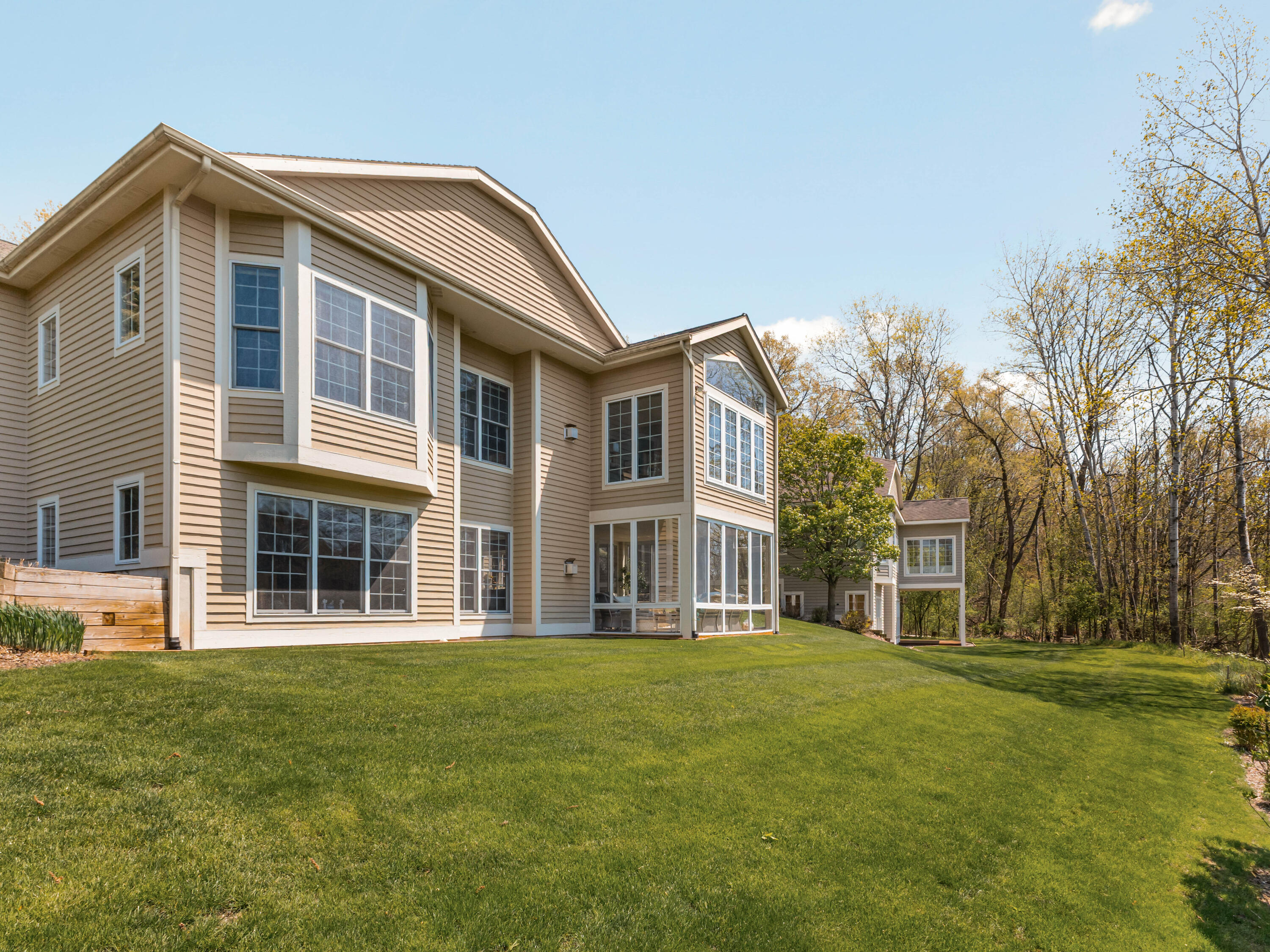 2166 Lamberton Creek Lane NE Grand Rapids MI 49505