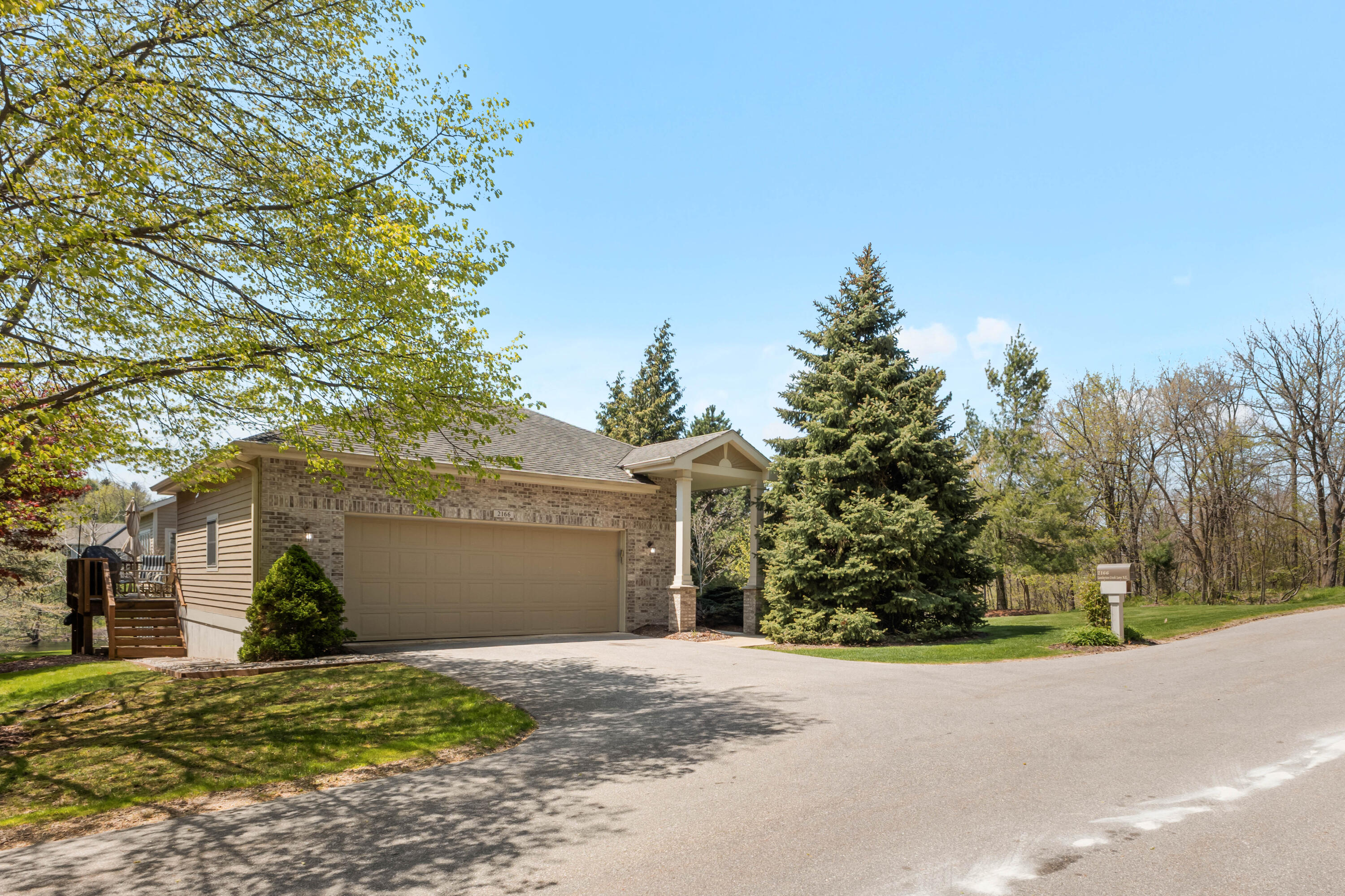 2166 Lamberton Creek Lane NE Grand Rapids MI 49505
