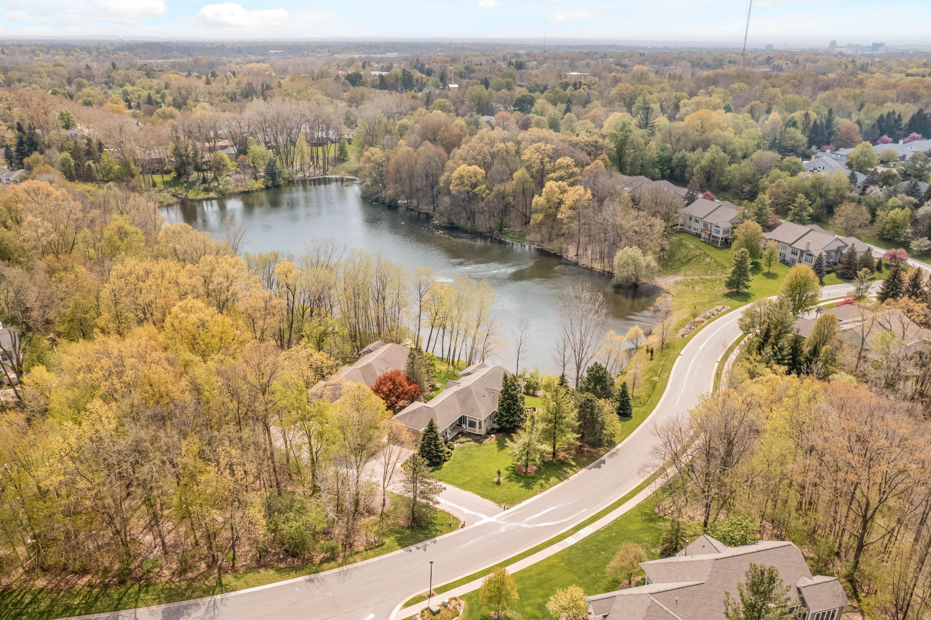 2166 Lamberton Creek Lane NE Grand Rapids MI 49505