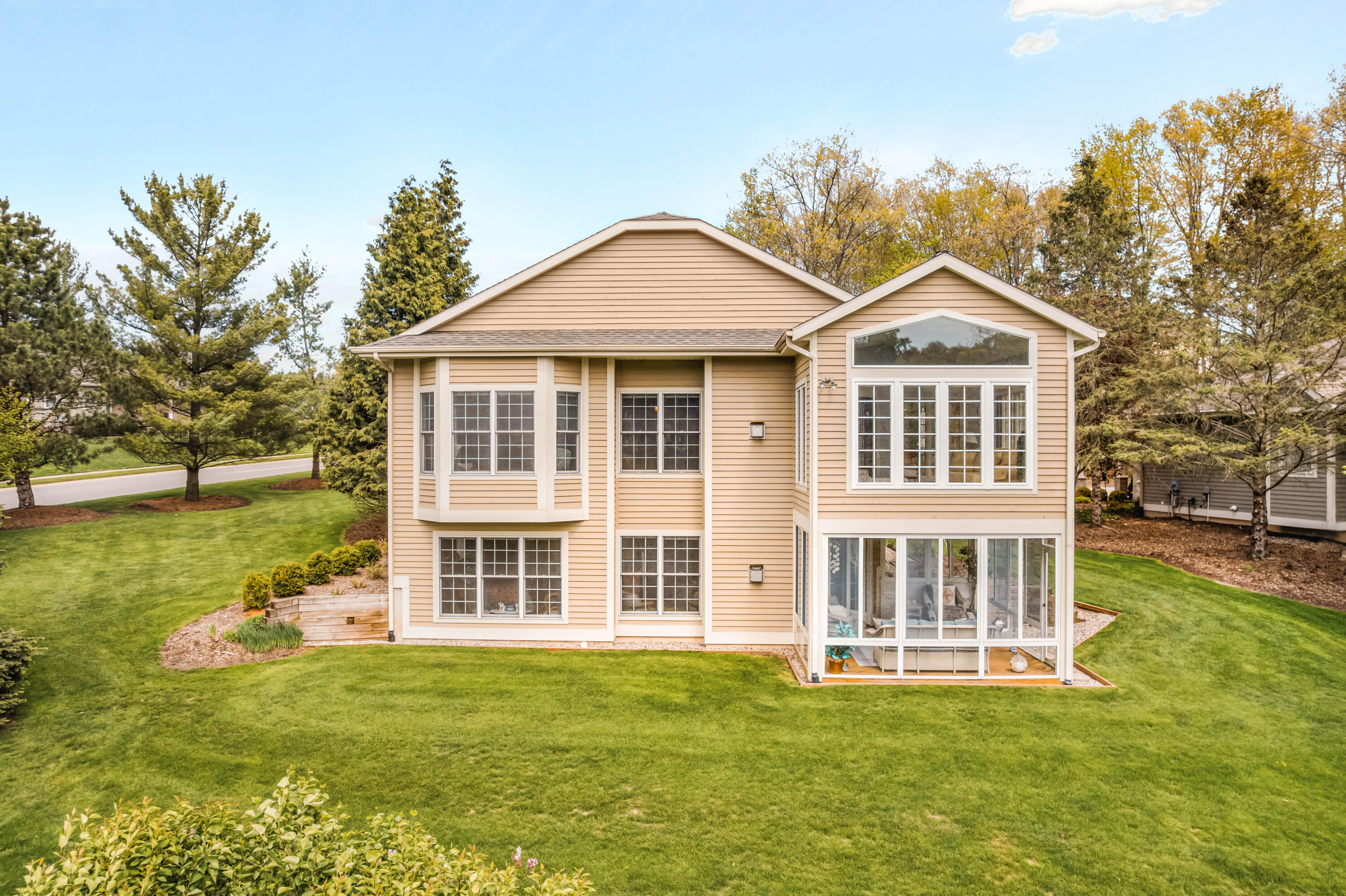 2166 Lamberton Creek Lane NE Grand Rapids MI 49505