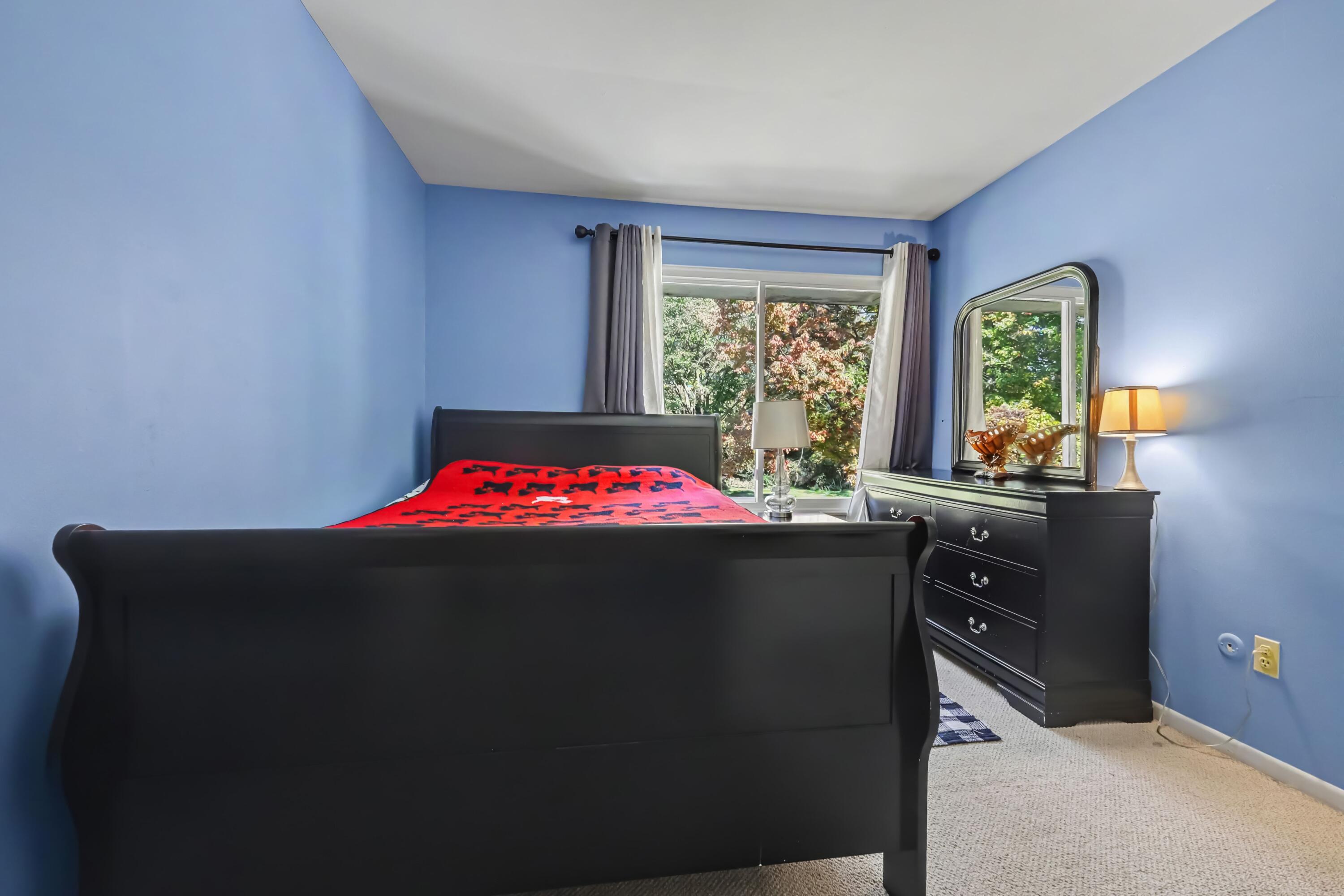 1457 N Saxony Drive SE Grand Rapids MI 49508