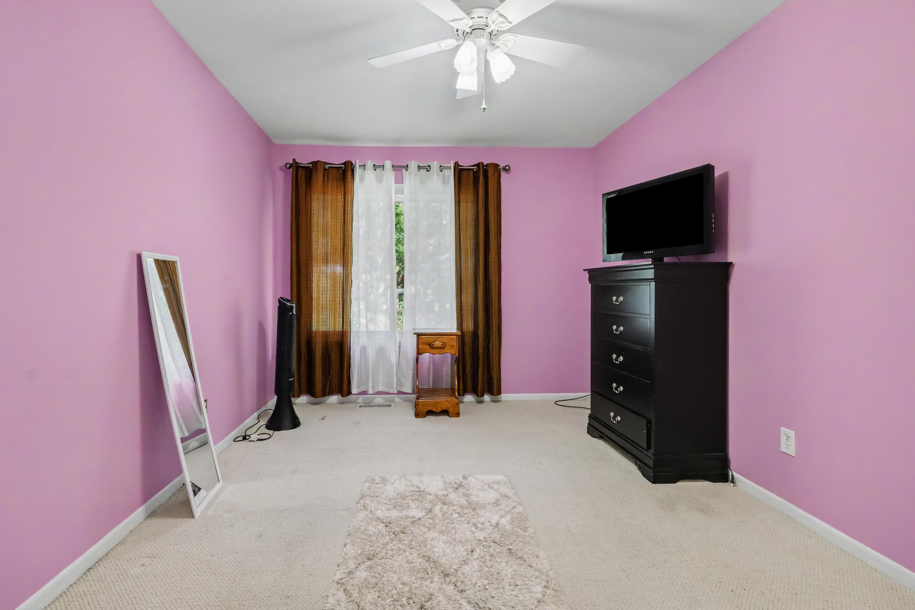1457 N Saxony Drive SE Grand Rapids MI 49508