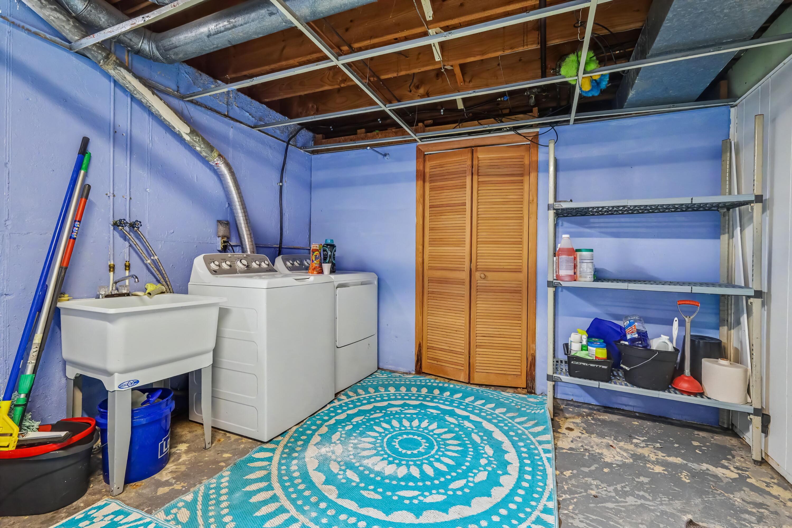 1457 N Saxony Drive SE Grand Rapids MI 49508