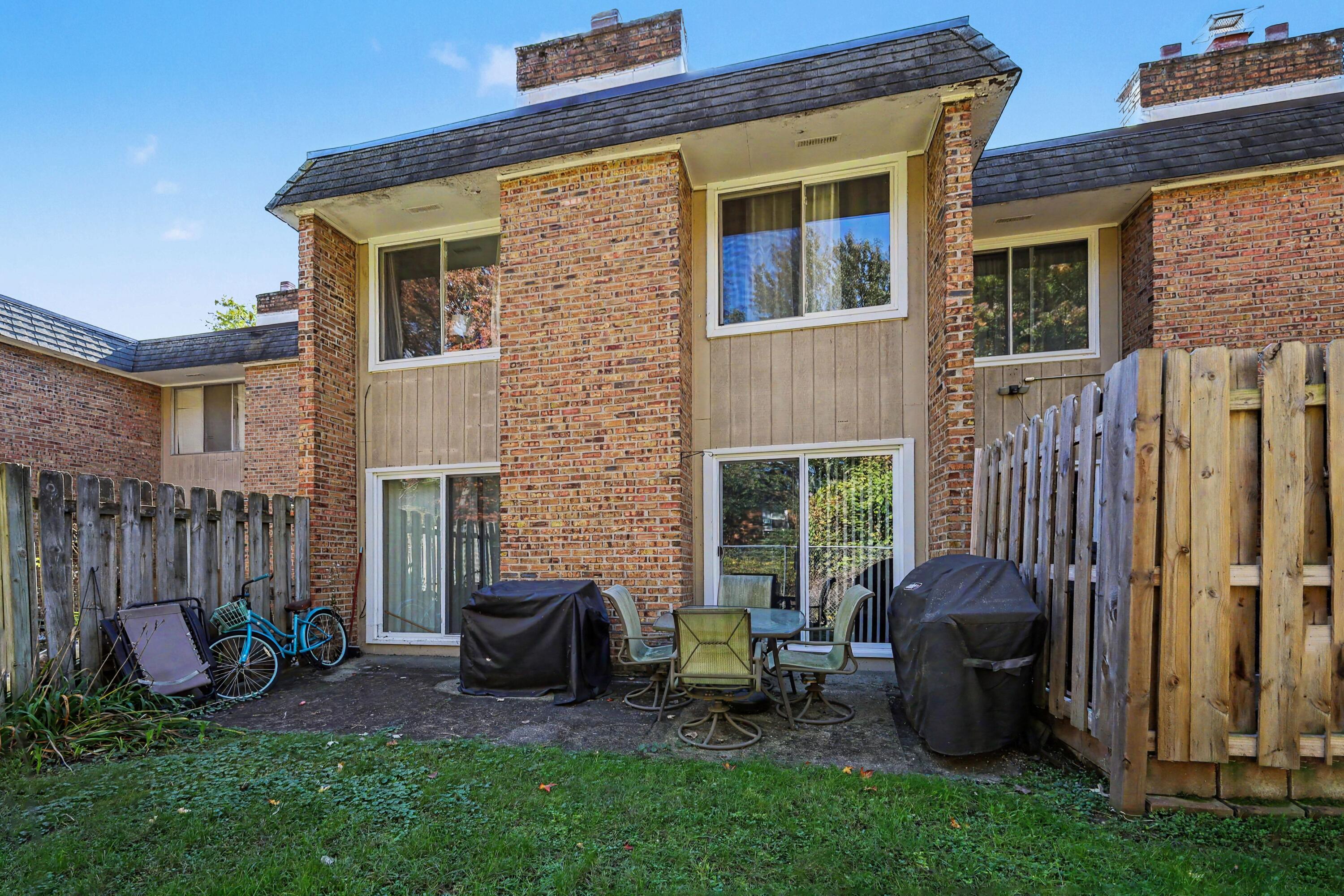 1457 N Saxony Drive SE Grand Rapids MI 49508