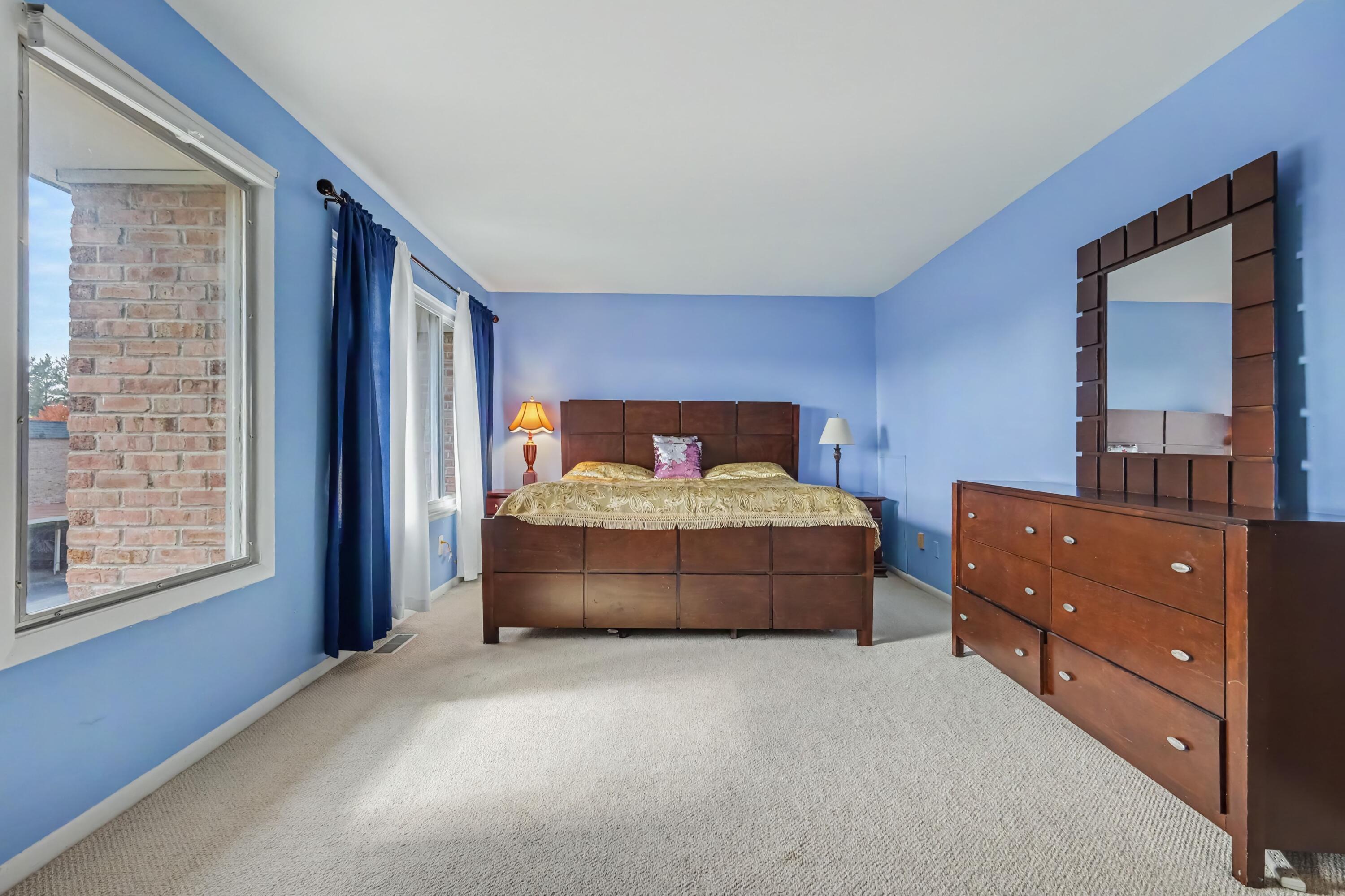 1457 N Saxony Drive SE Grand Rapids MI 49508