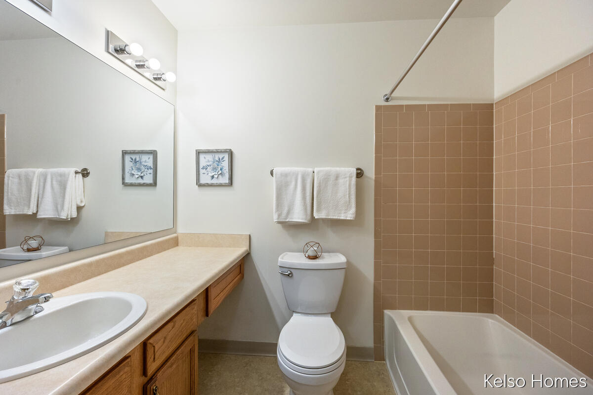 3410 Devonwood Hills NE Grand Rapids MI 49525