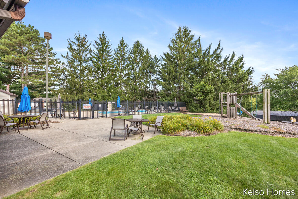 3410 Devonwood Hills NE Grand Rapids MI 49525