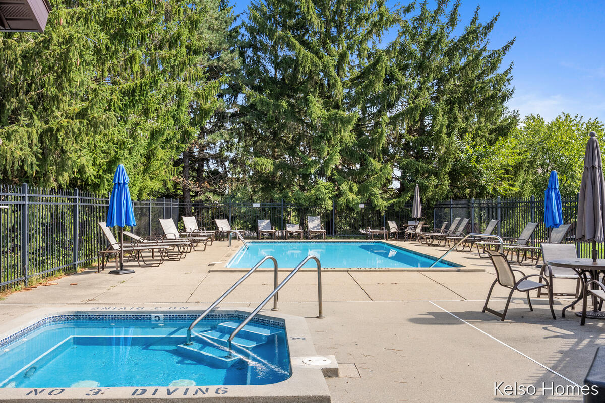 3410 Devonwood Hills NE Grand Rapids MI 49525