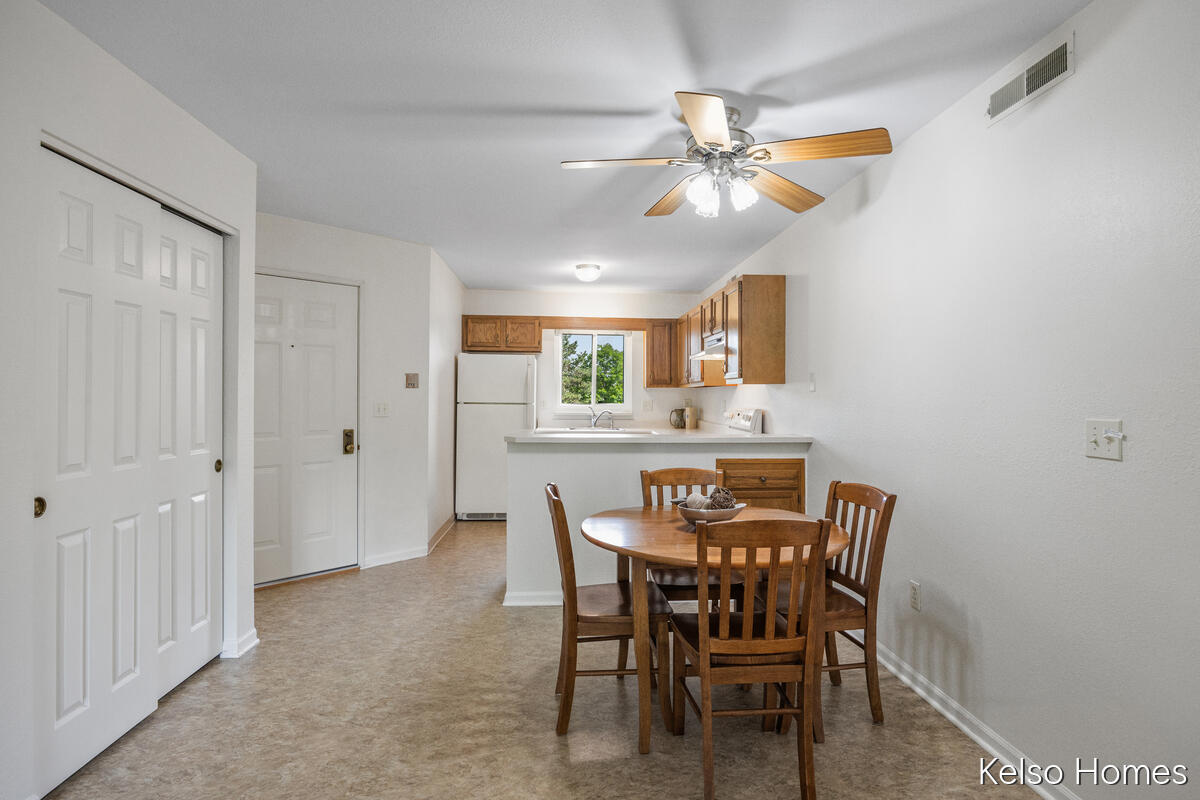3410 Devonwood Hills NE Grand Rapids MI 49525