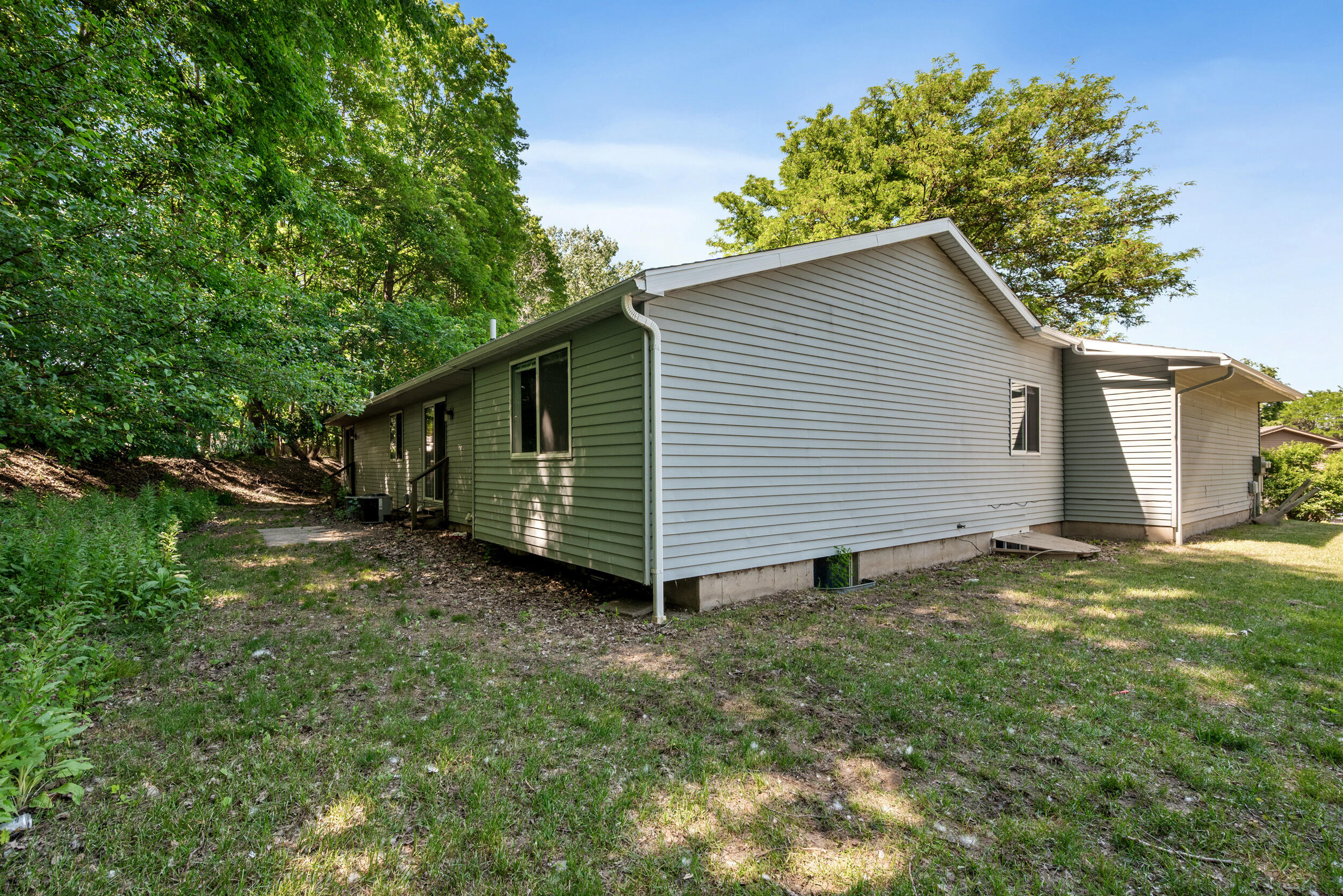 2975 Englewood Avenue SE Grand Rapids MI 49508