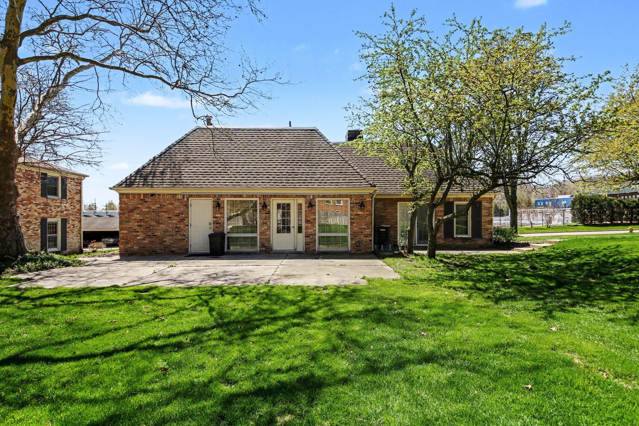 2457 Abbington Drive SE Grand Rapids MI 49506