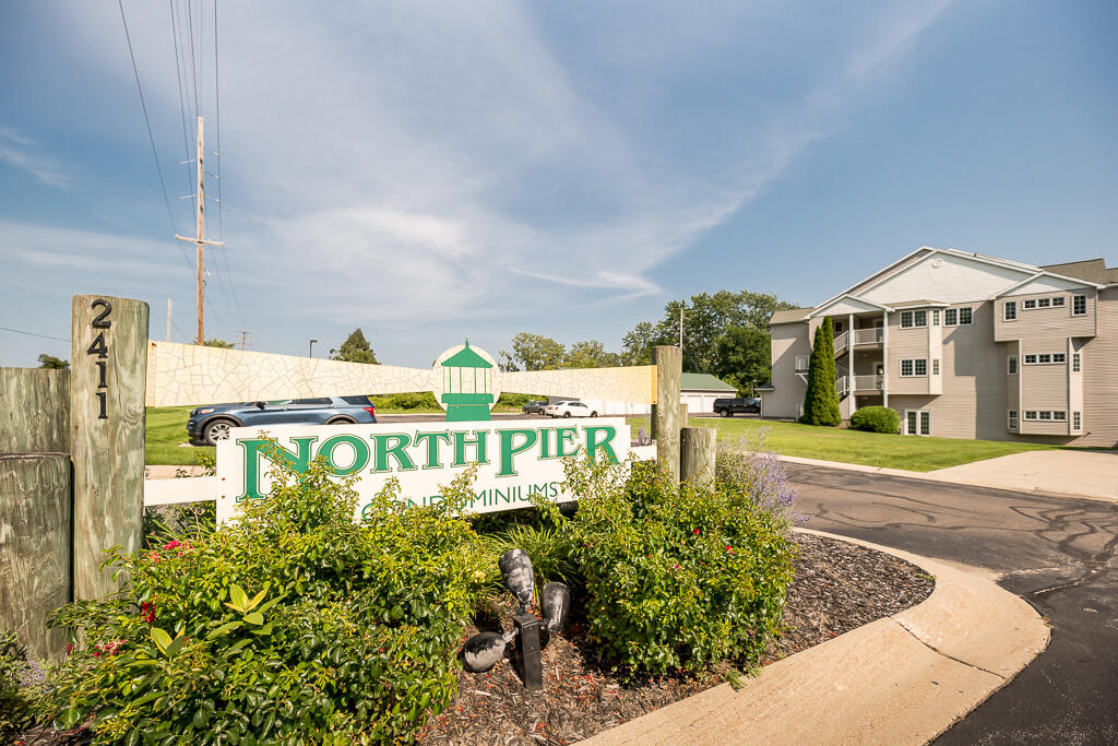 2411 Lake Avenue Muskegon MI 49445