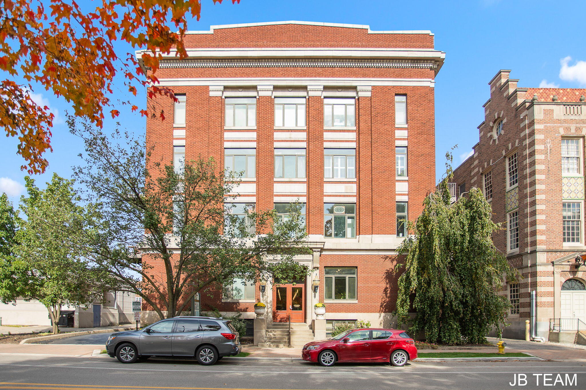 17 W 10th Street Holland MI 49423