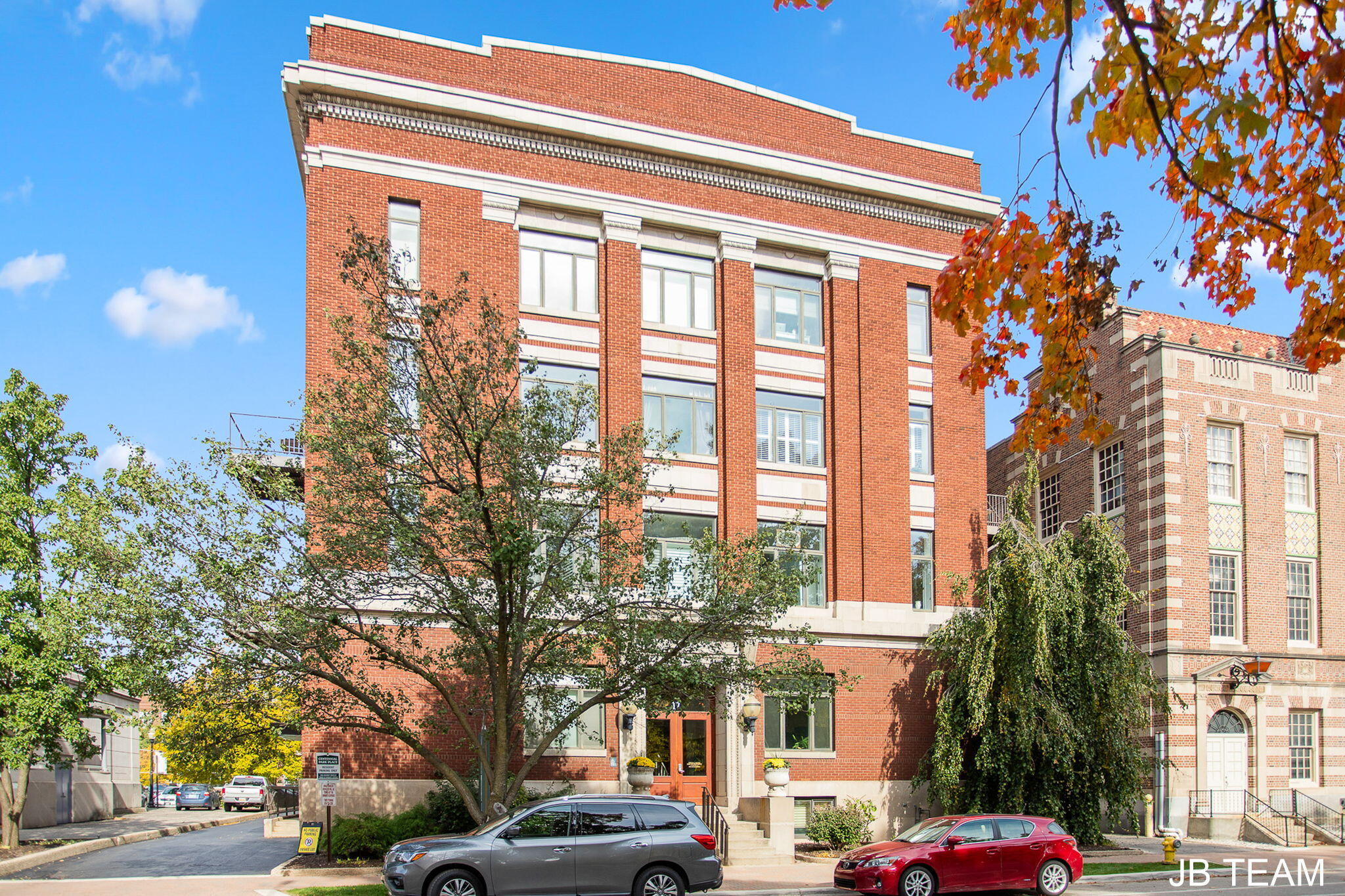 17 W 10th Street Holland MI 49423