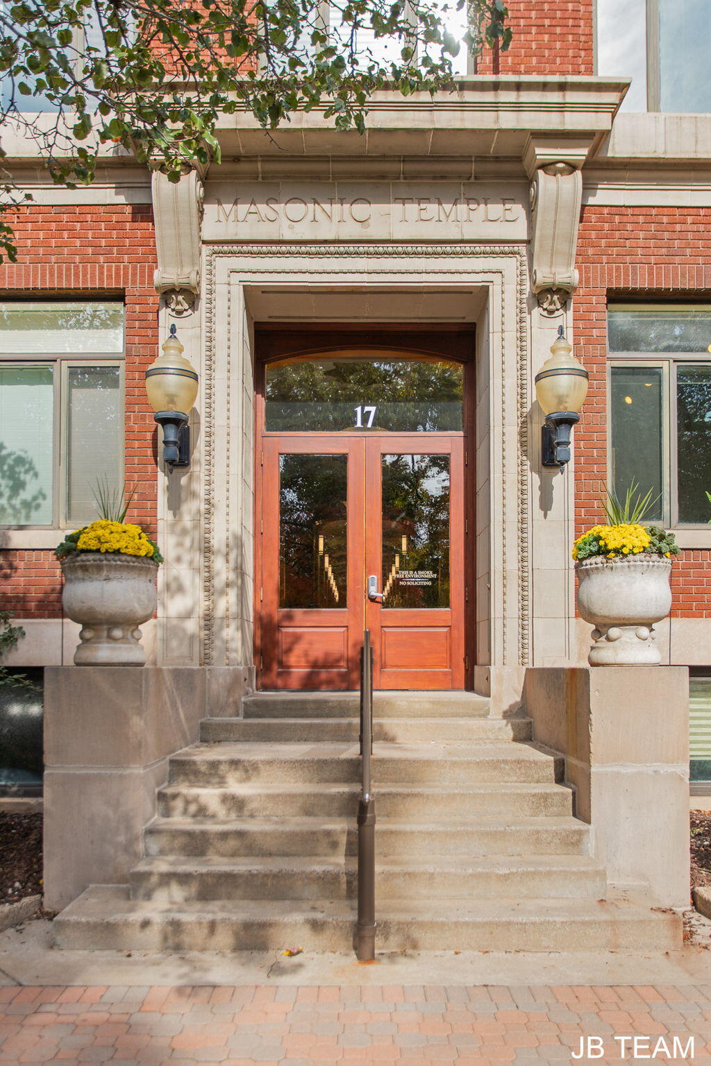17 W 10th Street Holland MI 49423