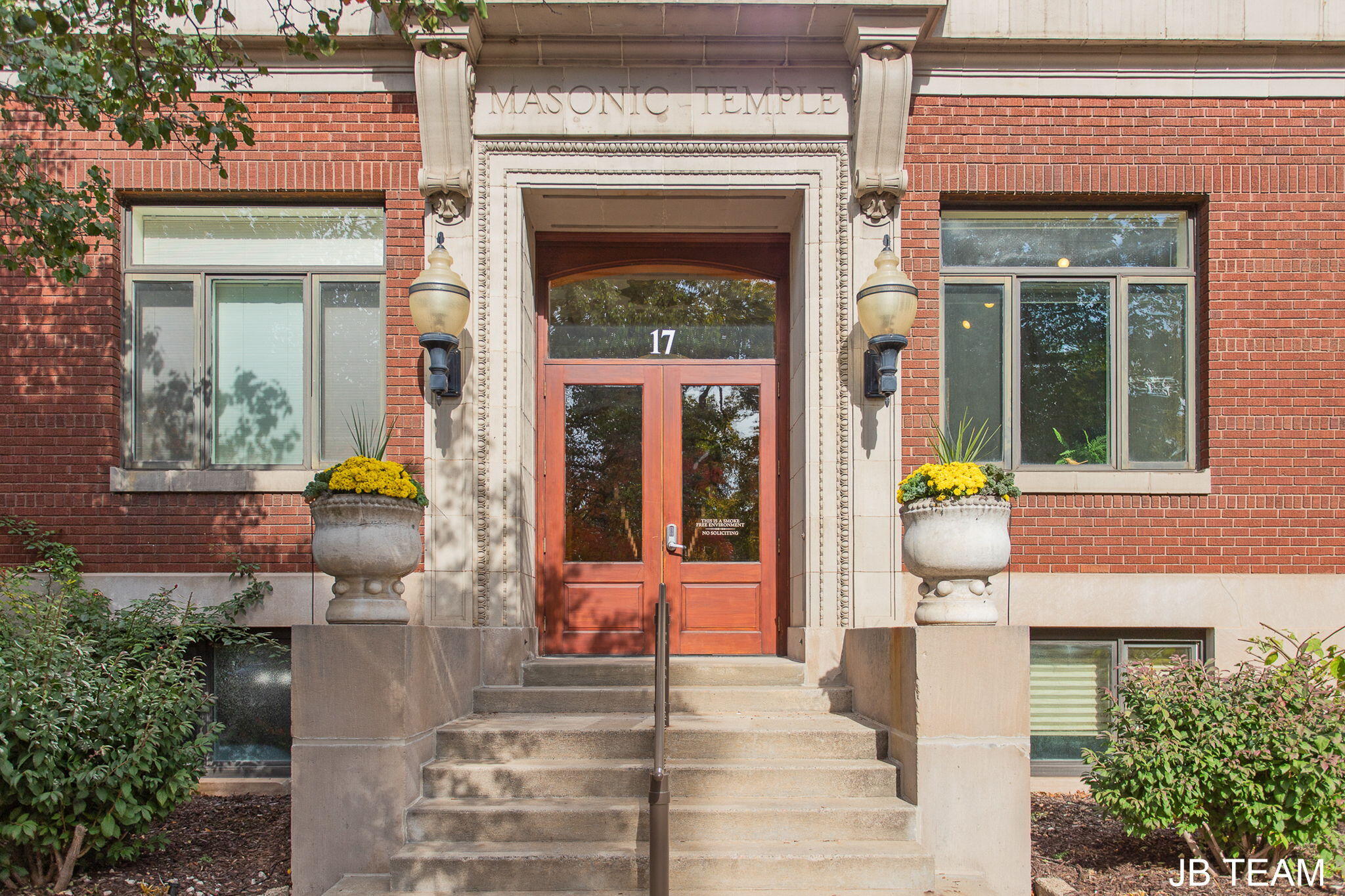 17 W 10th Street Holland MI 49423
