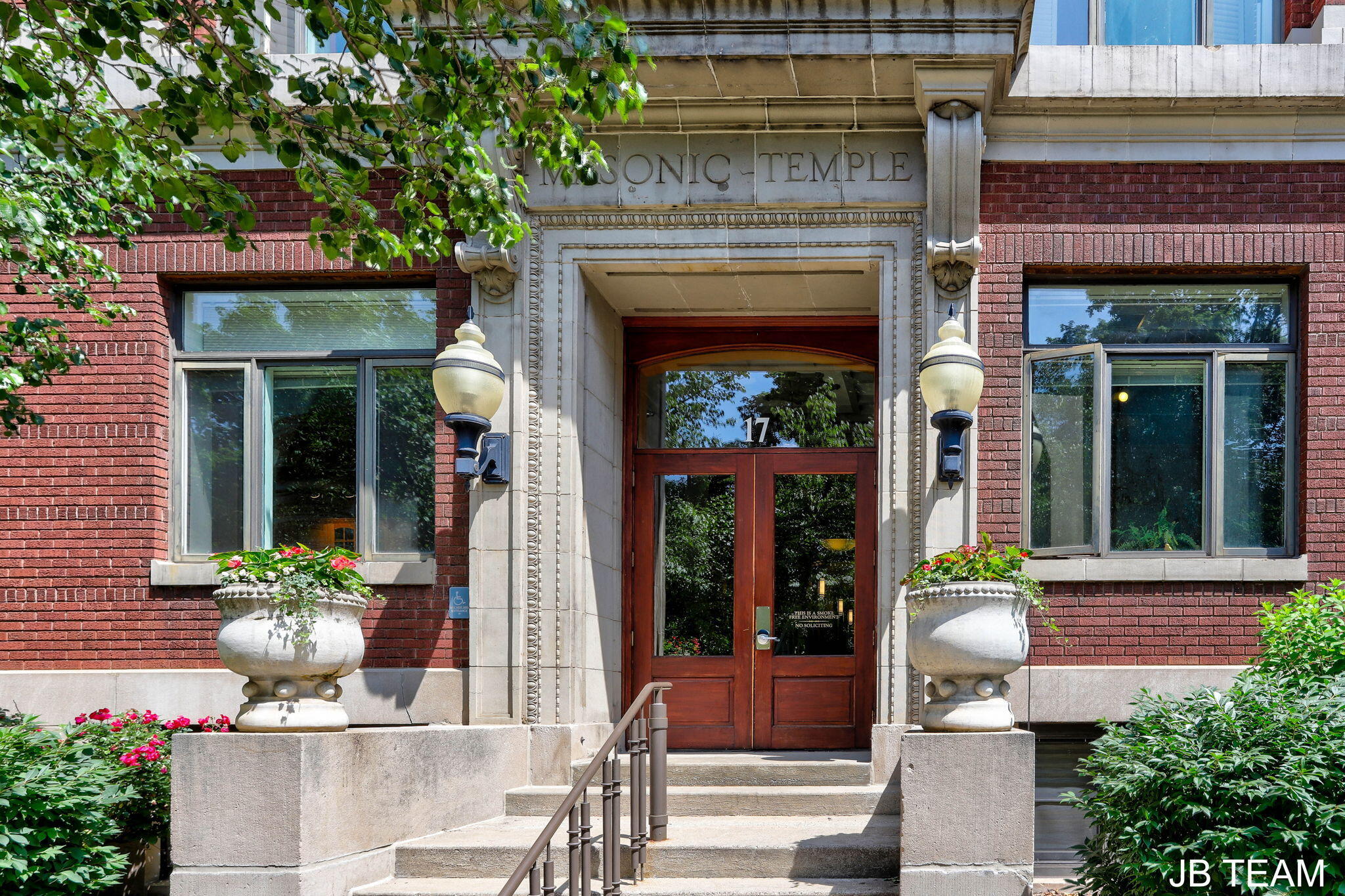 17 W 10th Street Holland MI 49423