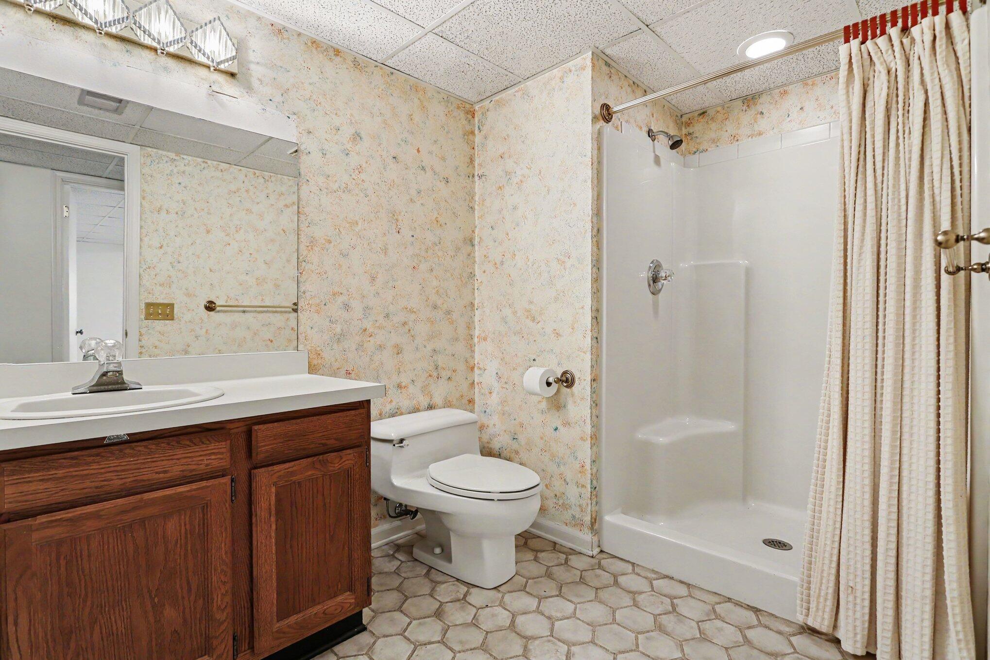 1013 Essex Circle Kalamazoo MI 49008