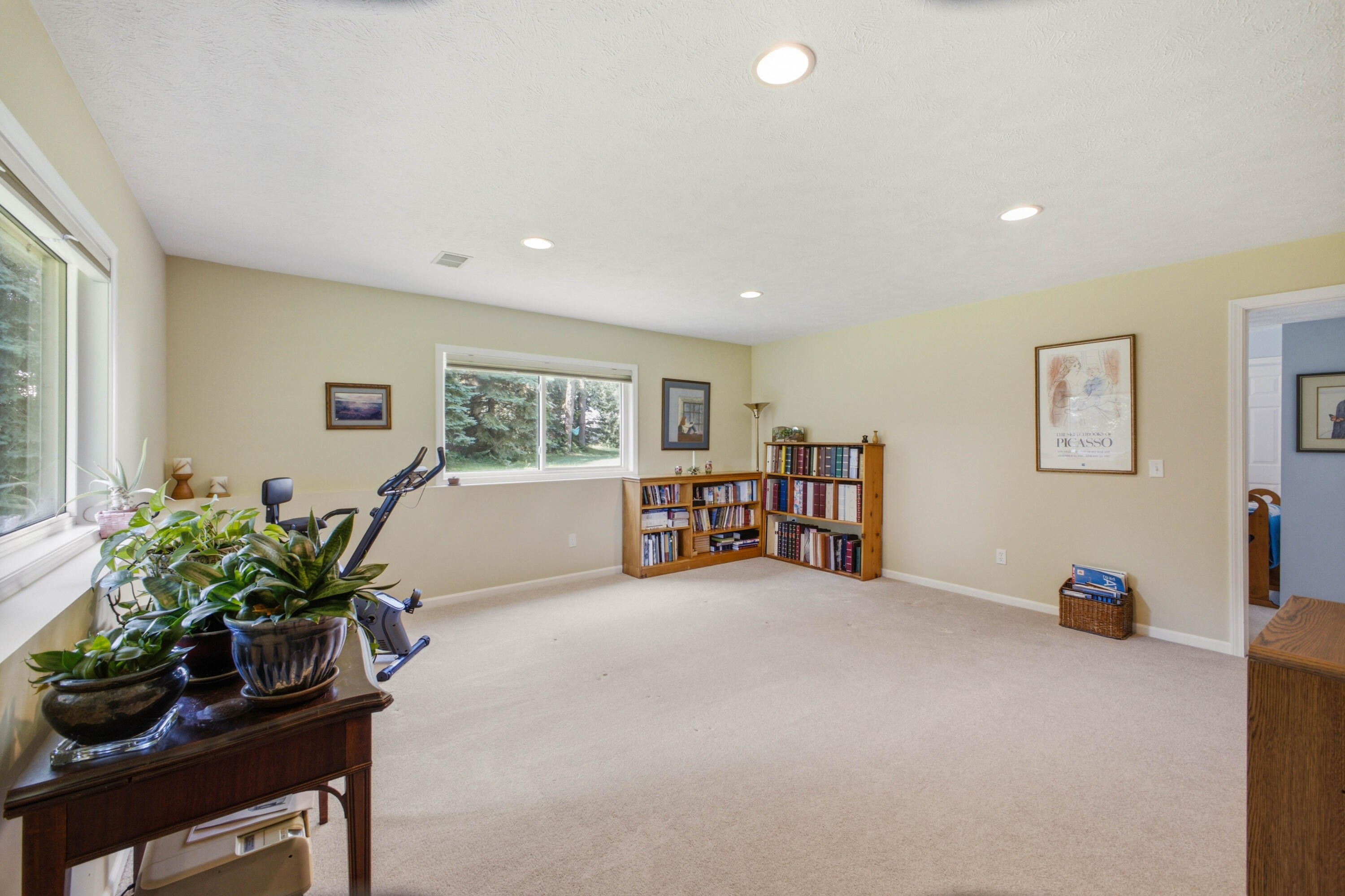 1416 Woodlawn Cmns Grand Haven MI 49417