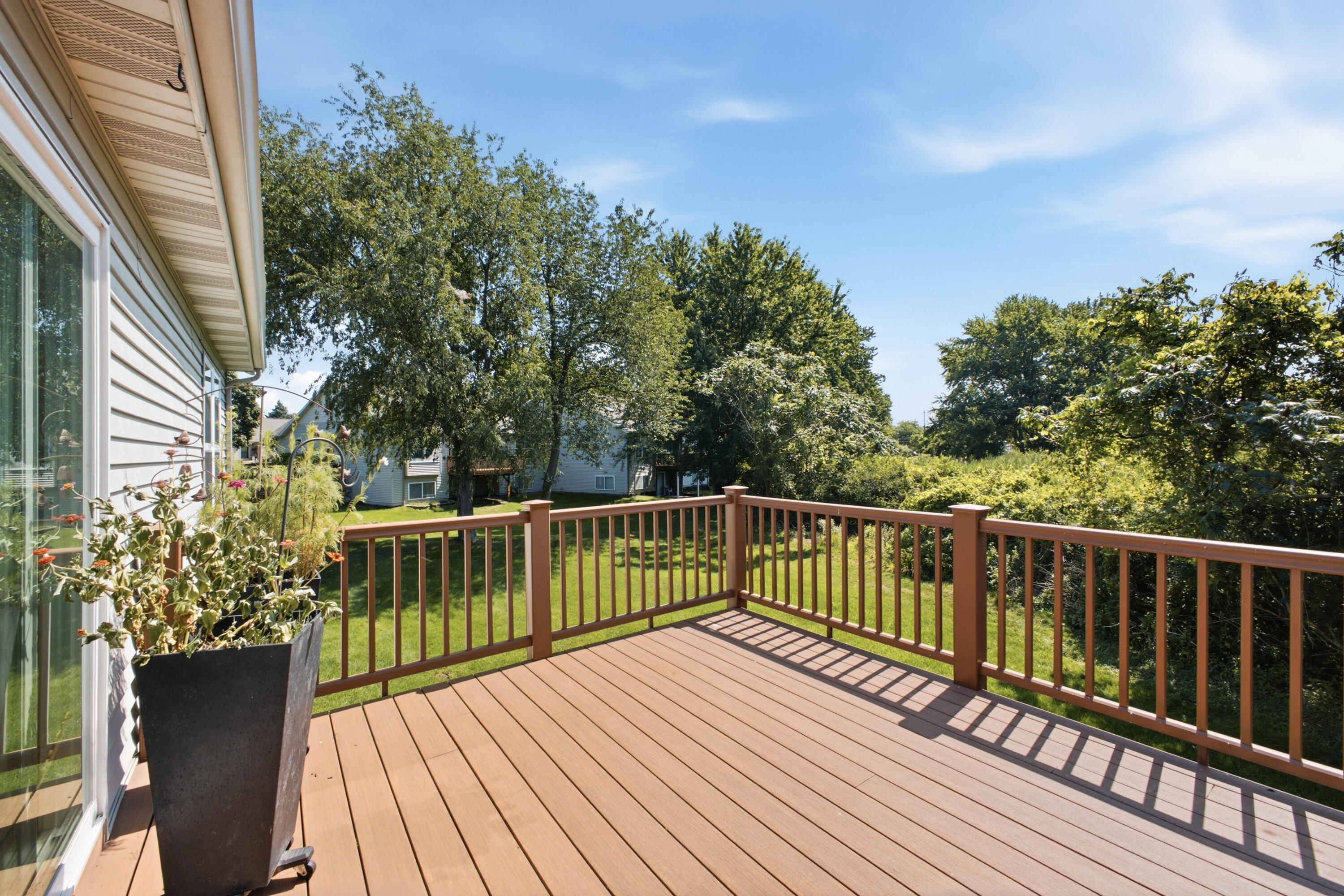 1416 Woodlawn Cmns Grand Haven MI 49417