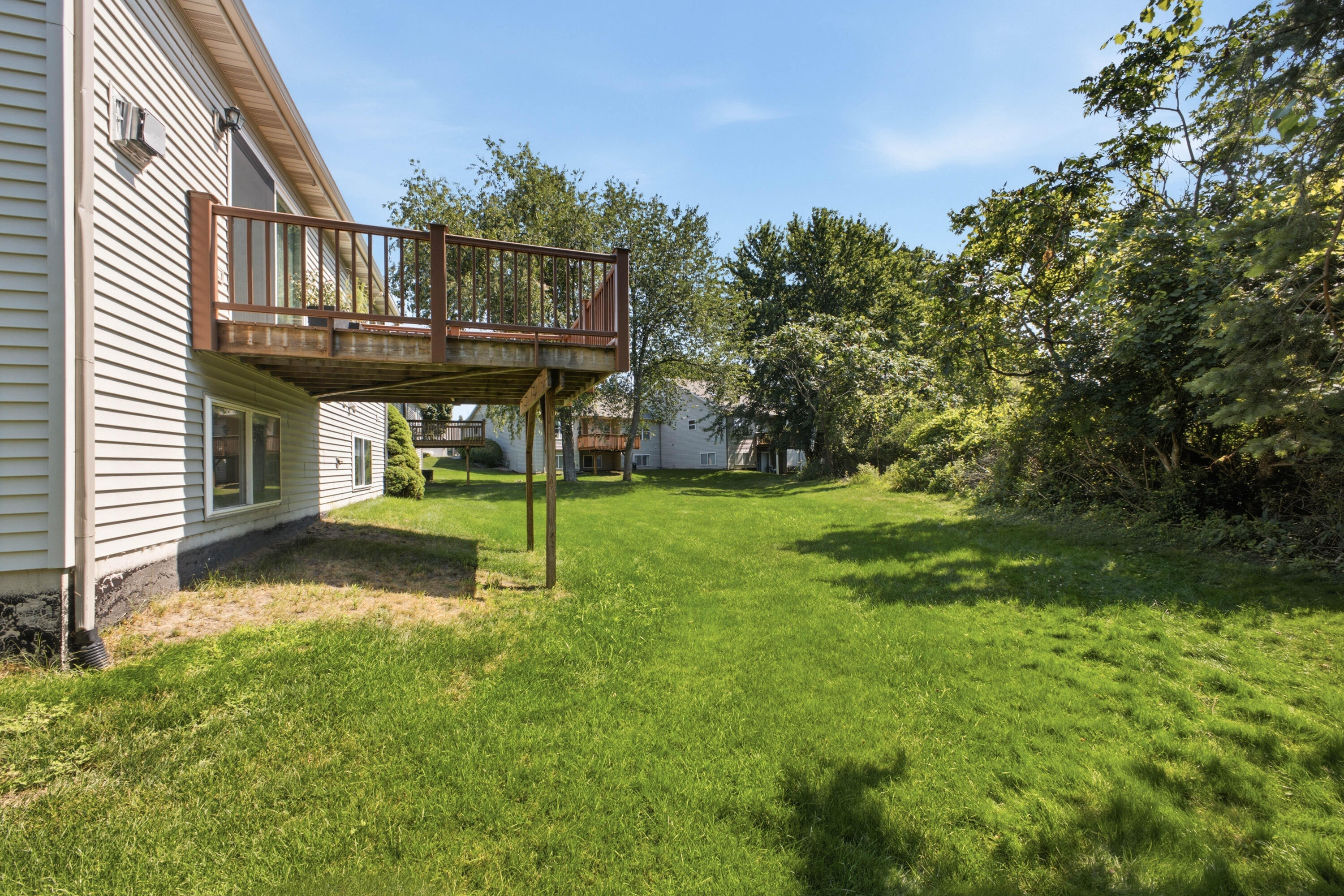 1416 Woodlawn Cmns Grand Haven MI 49417